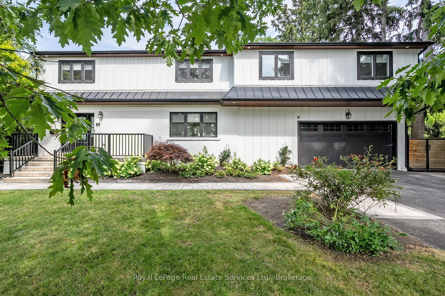 59 Fairwood Place E