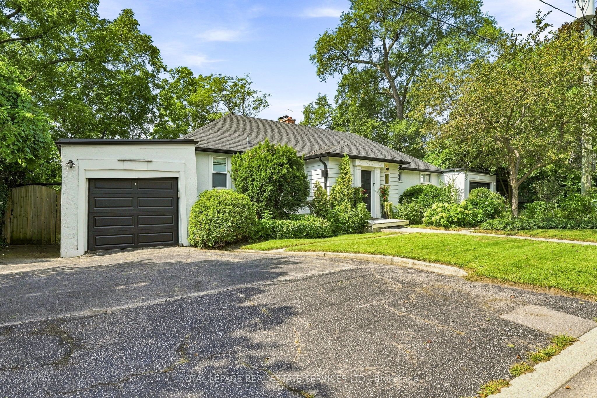 372 Trafalgar Road Property Photo 1