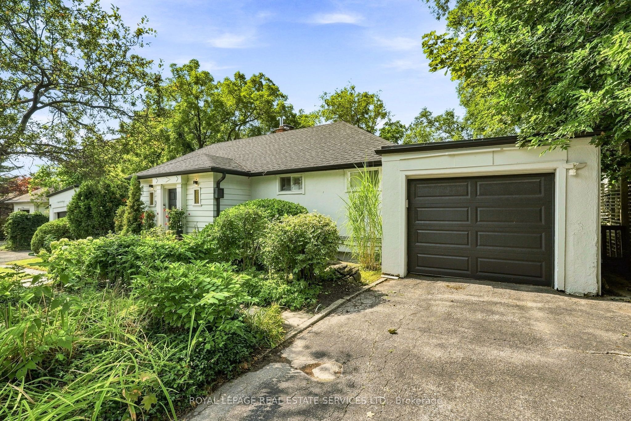 372 Trafalgar Road Property Photo 2
