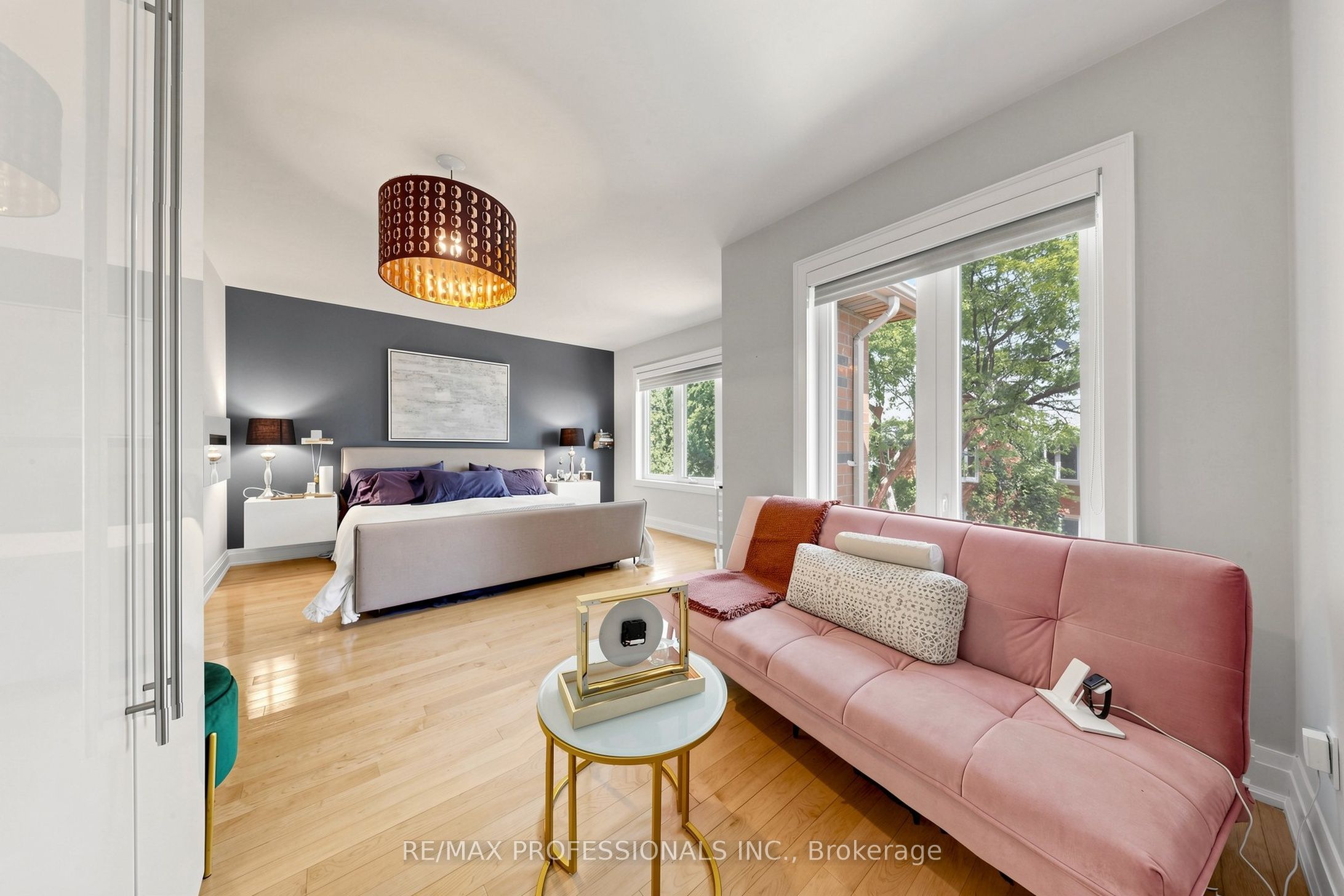 1064 Queen Street W 15a Property Photo 14