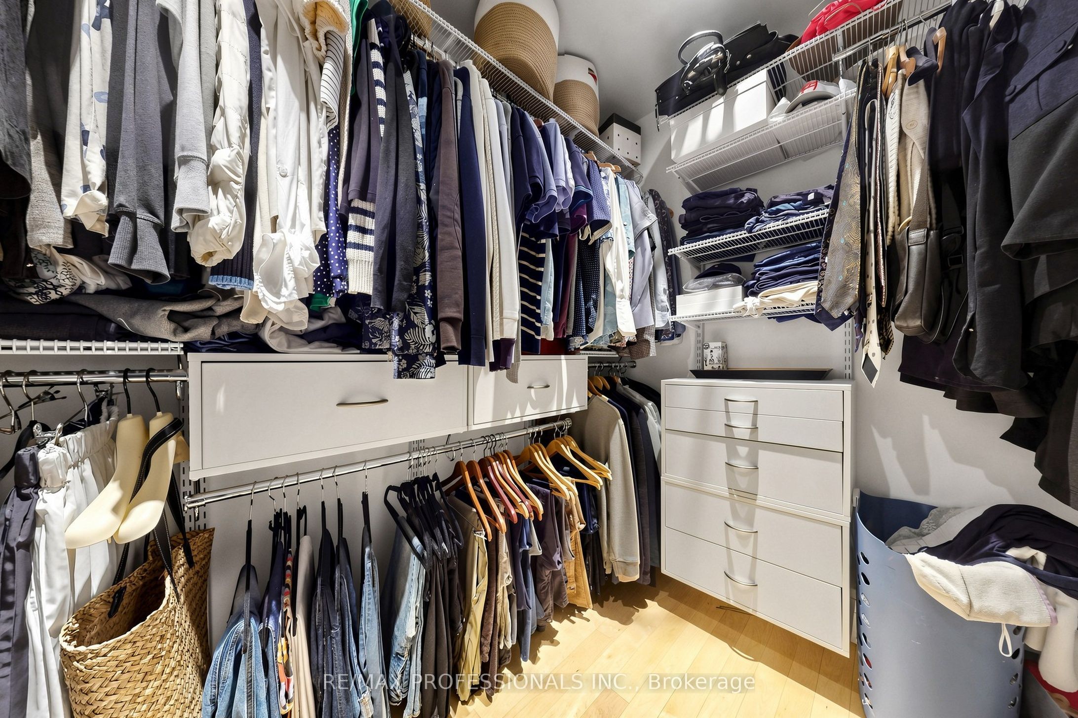 1064 Queen Street W 15a Property Photo 19