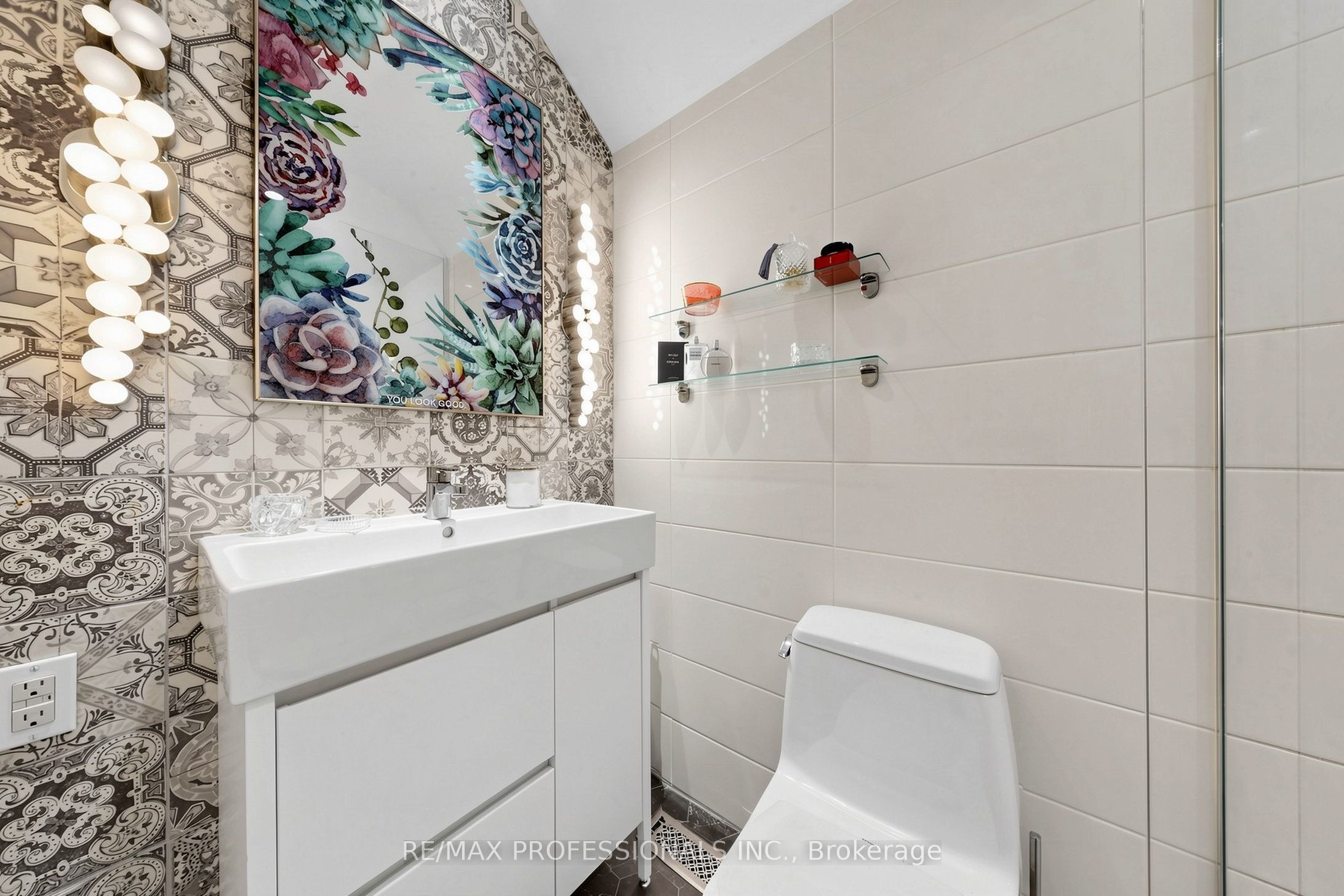 1064 Queen Street W 15a Property Photo 28