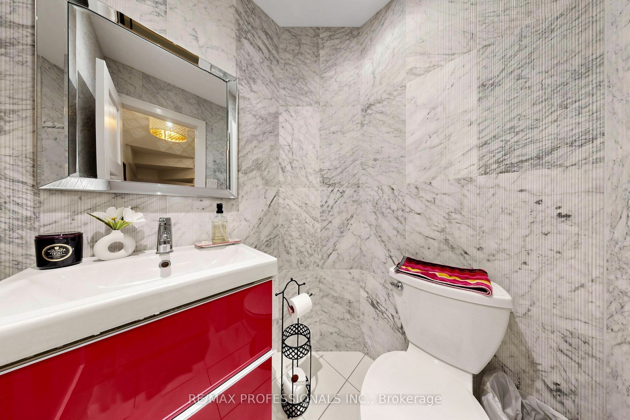 1064 Queen Street W 15a Property Photo 34