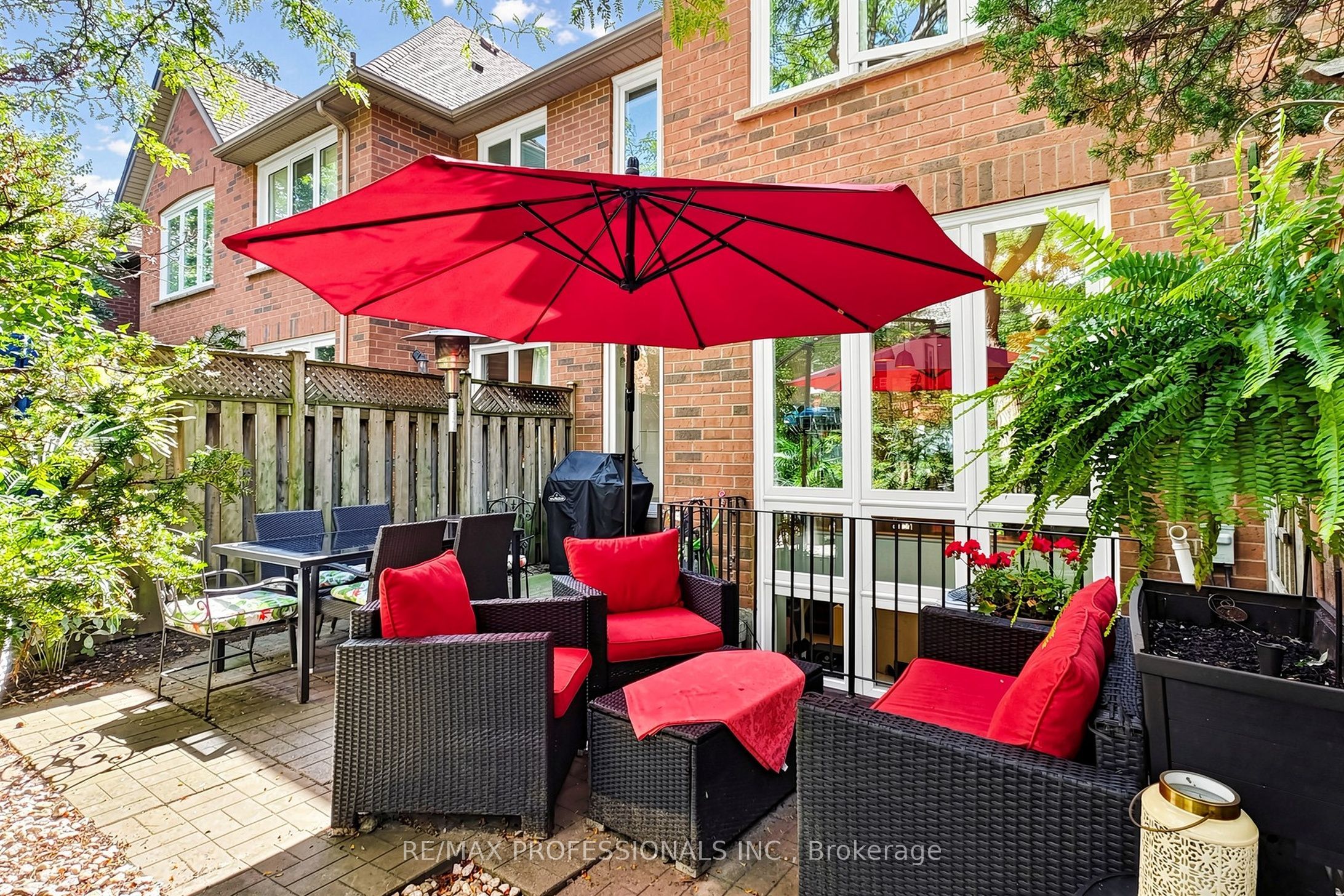 1064 Queen Street W 15a Property Photo 37