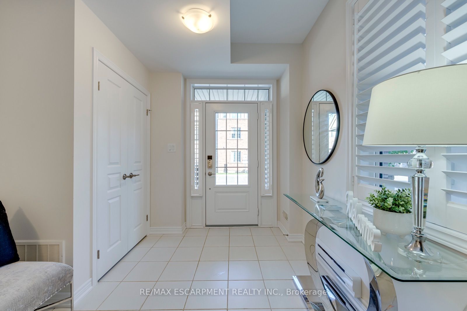 393 Grantham Common Property Photo 3