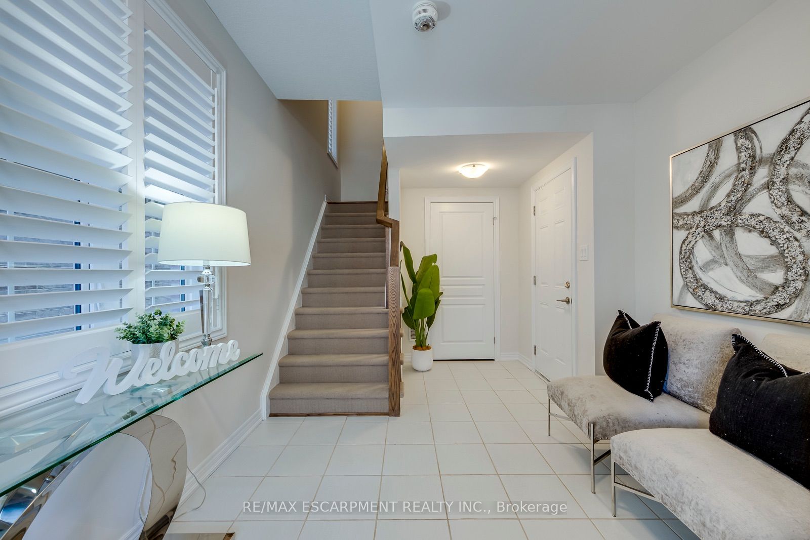 393 Grantham Common Property Photo 5