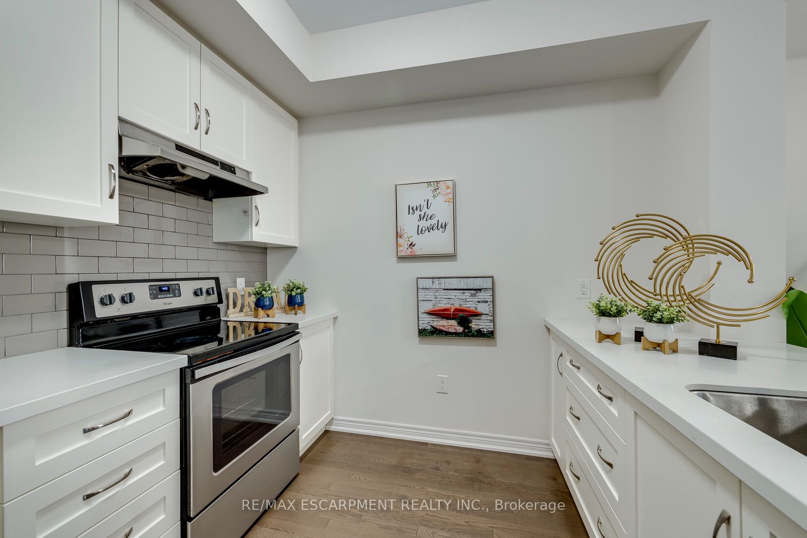 393 Grantham Common Property Photo 10