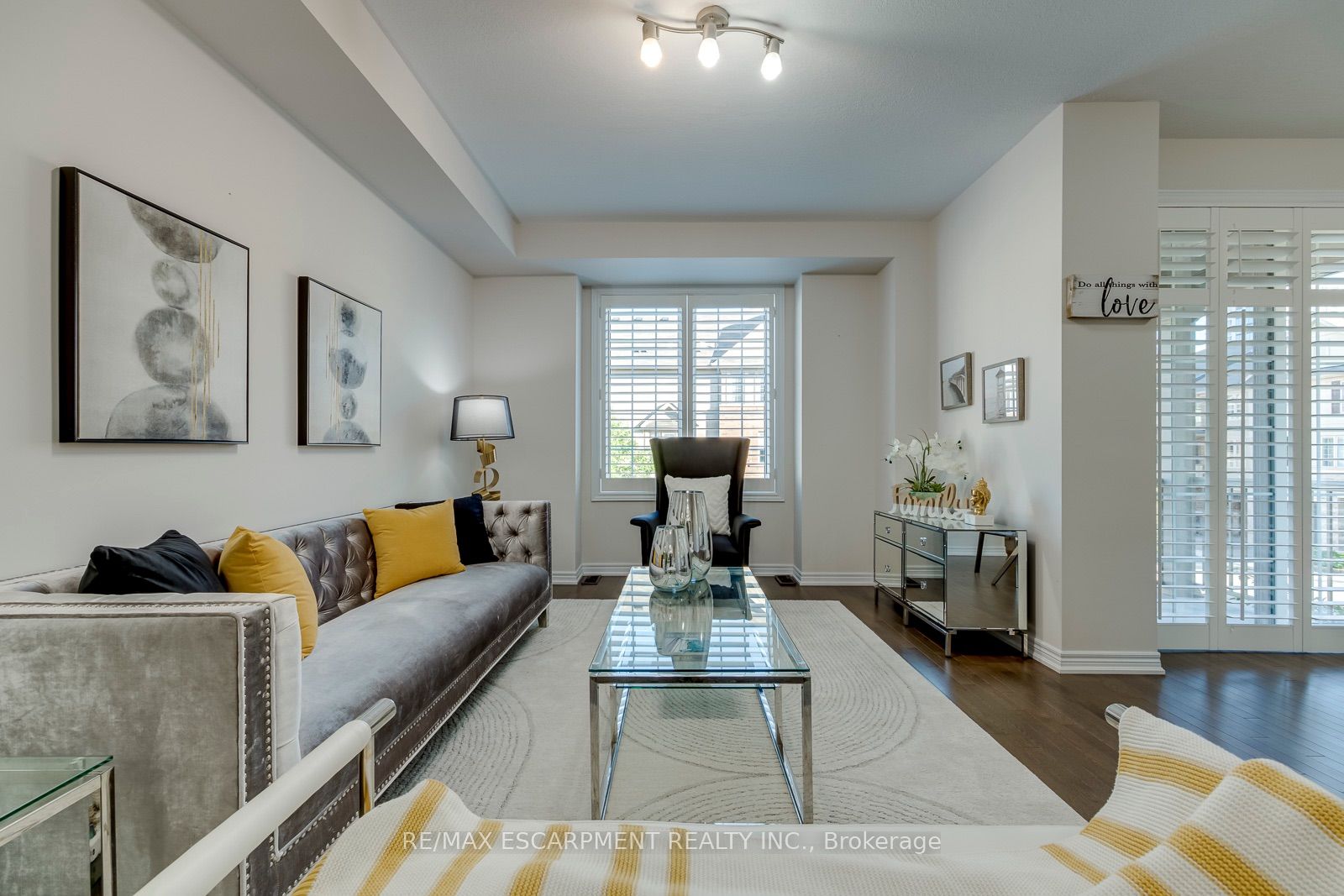 393 Grantham Common Property Photo 14