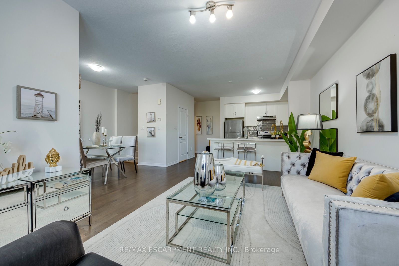 393 Grantham Common Property Photo 17