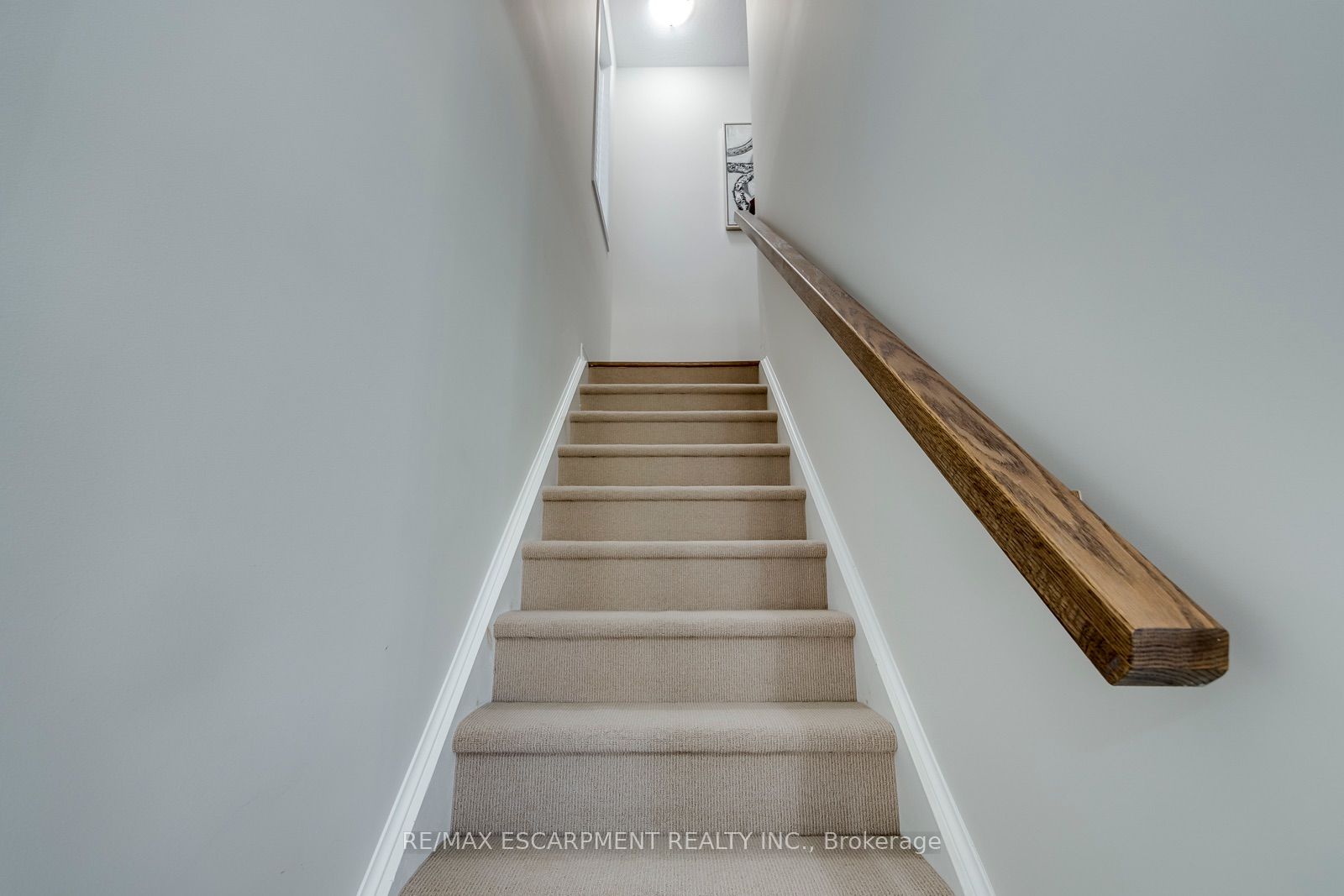 393 Grantham Common Property Photo 24