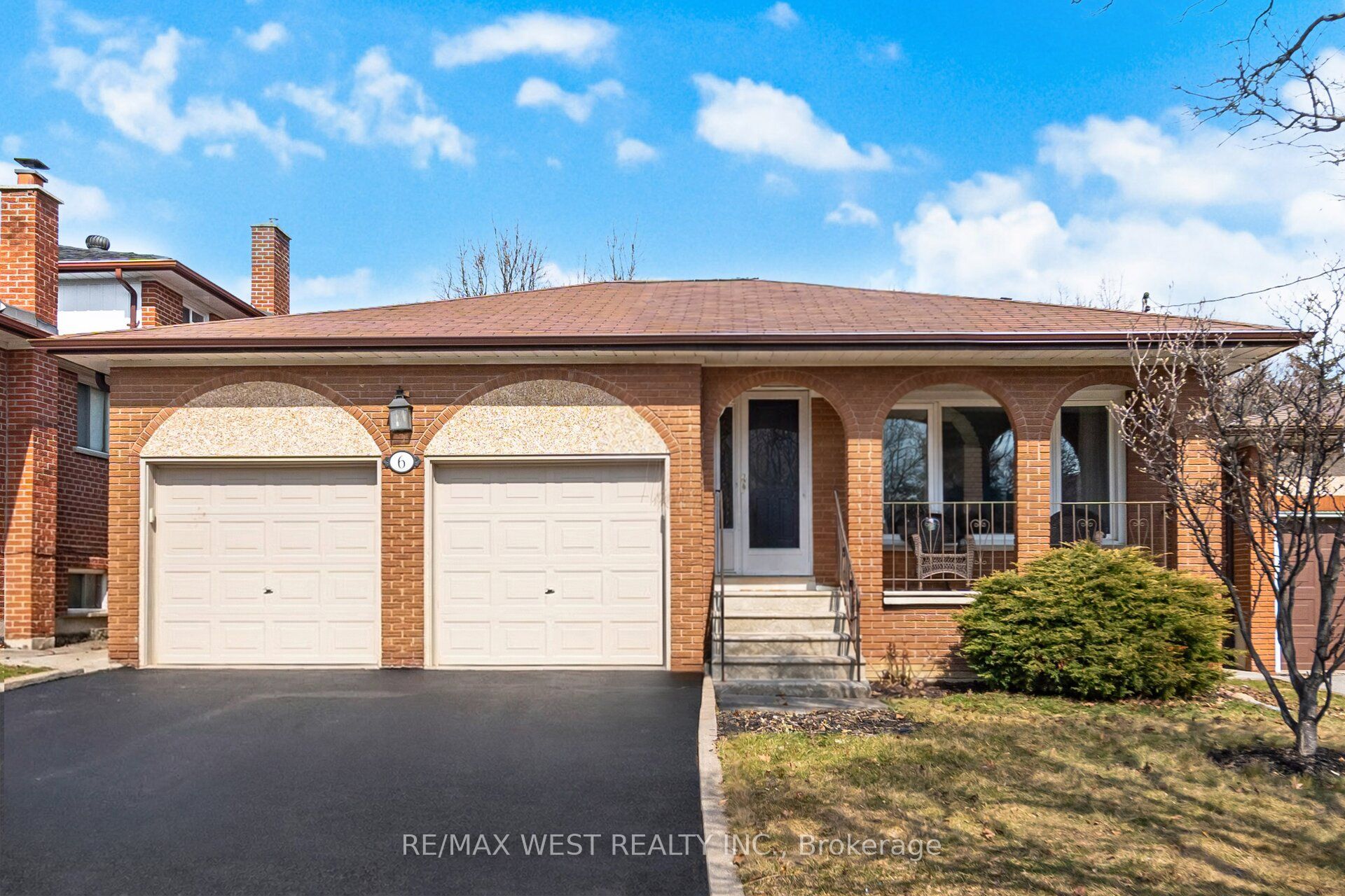 6 Disan Court