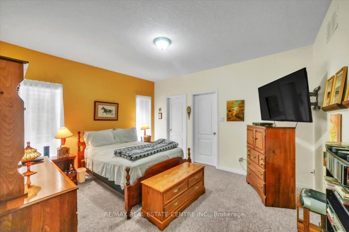 35 Cameron Court Property Photo 12