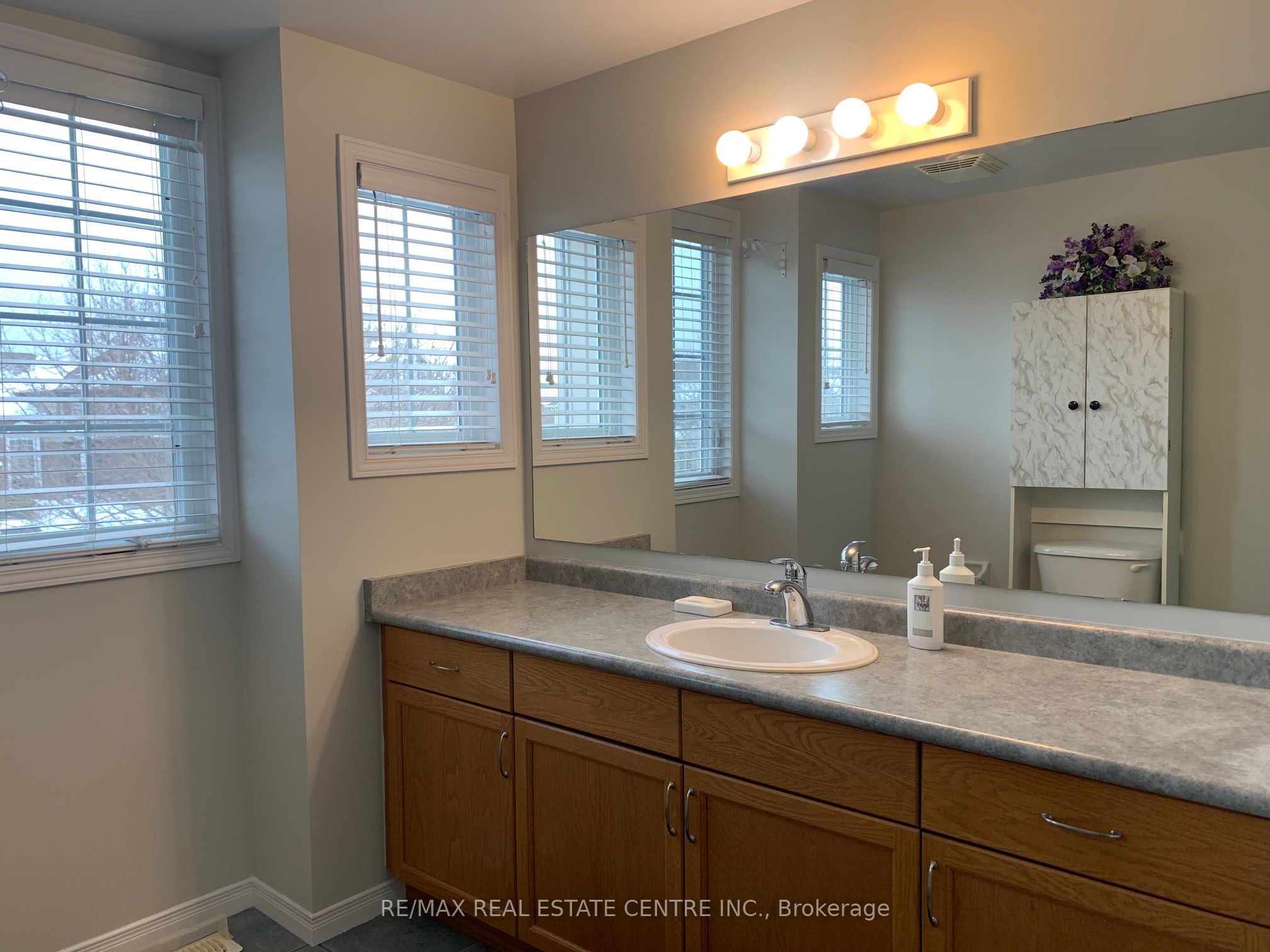 35 Cameron Court Property Photo 16