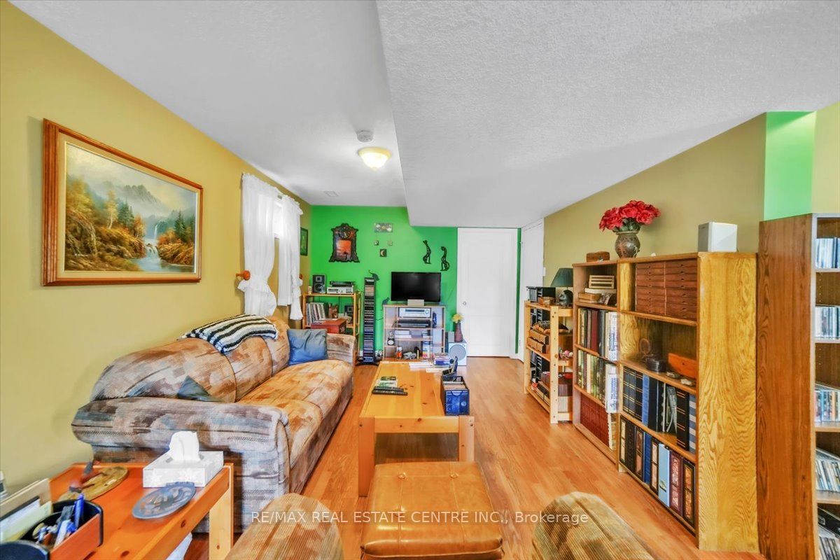 35 Cameron Court Property Photo 23