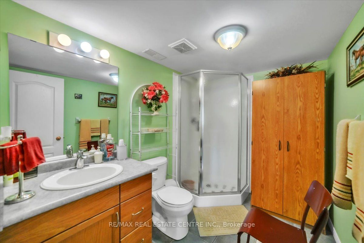 35 Cameron Court Property Photo 24