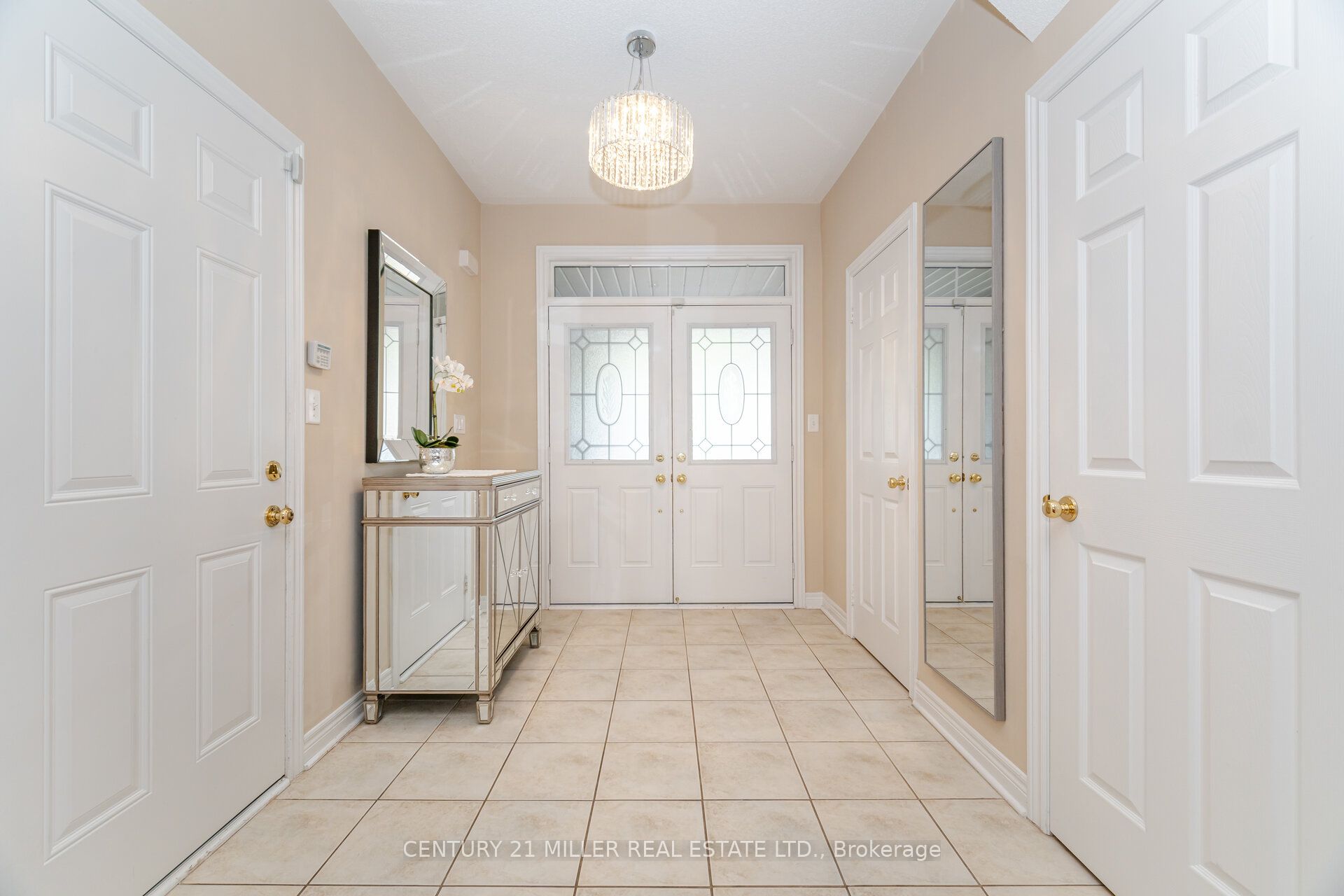 2191 Emily Circle Property Photo 5