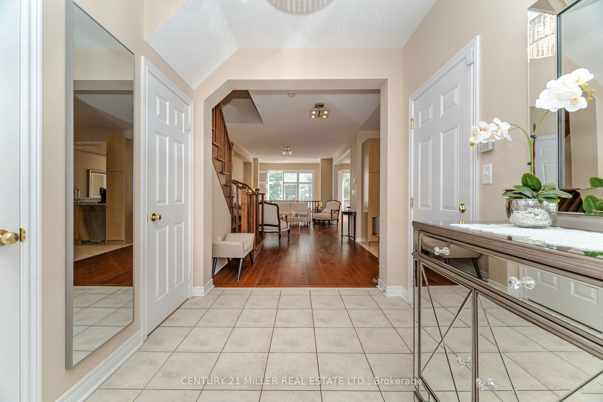 2191 Emily Circle Property Photo 6