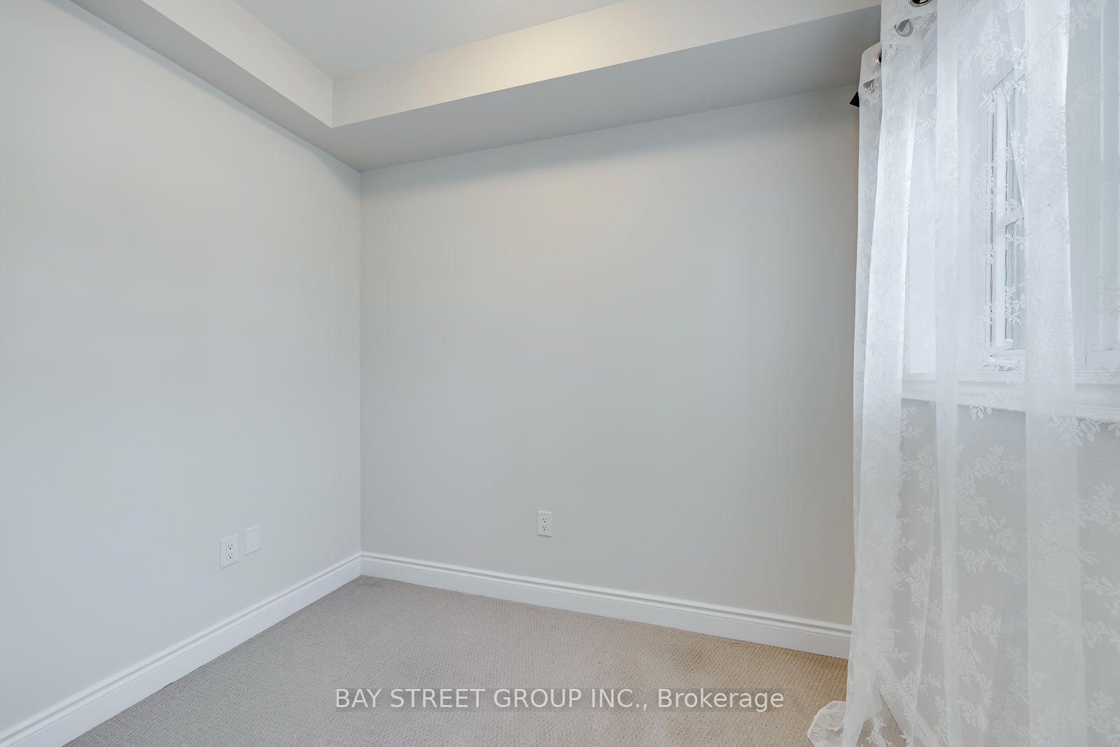 2172 Trafalgar Road #21 Property Photo 4