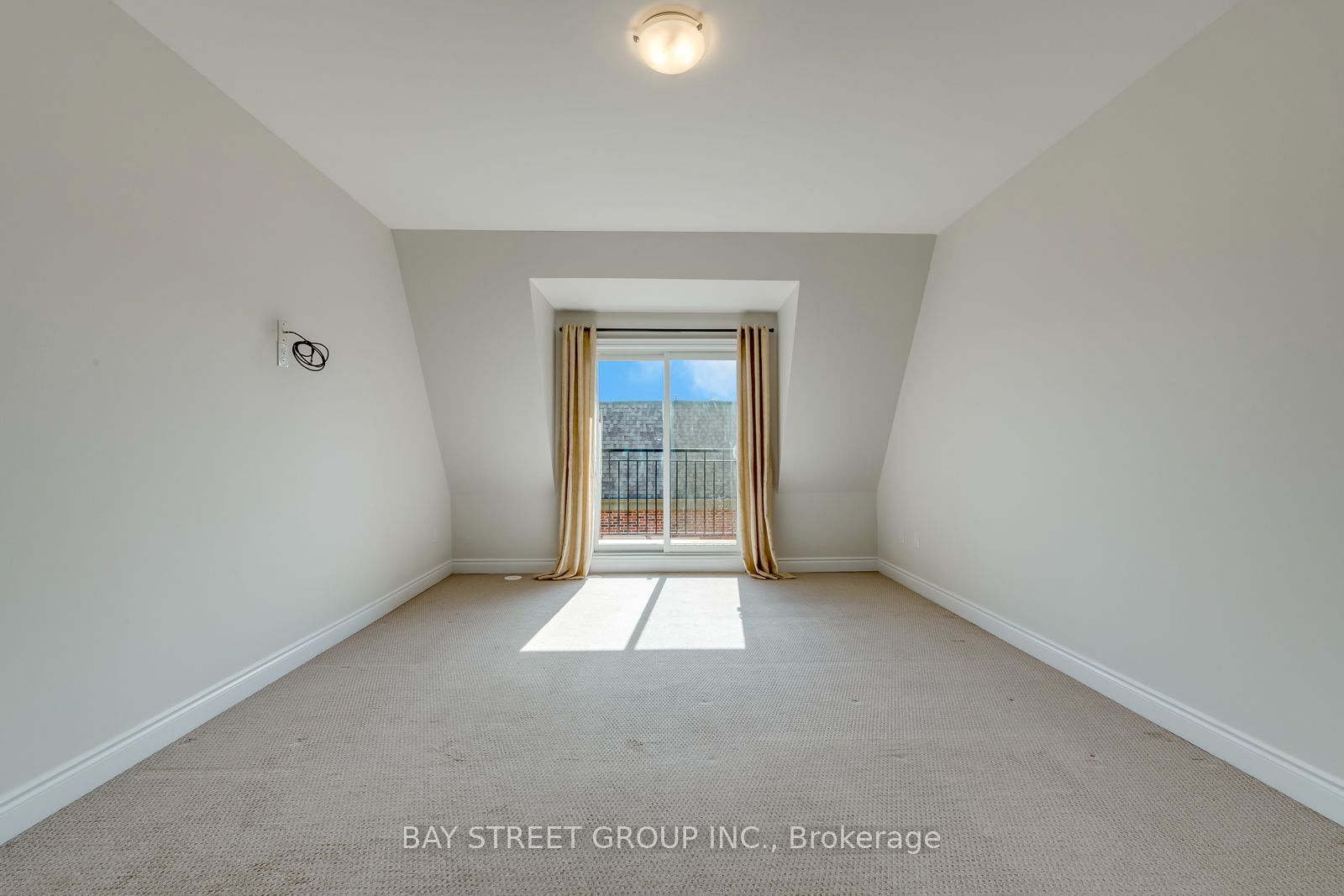 2172 Trafalgar Road #21 Property Photo 9