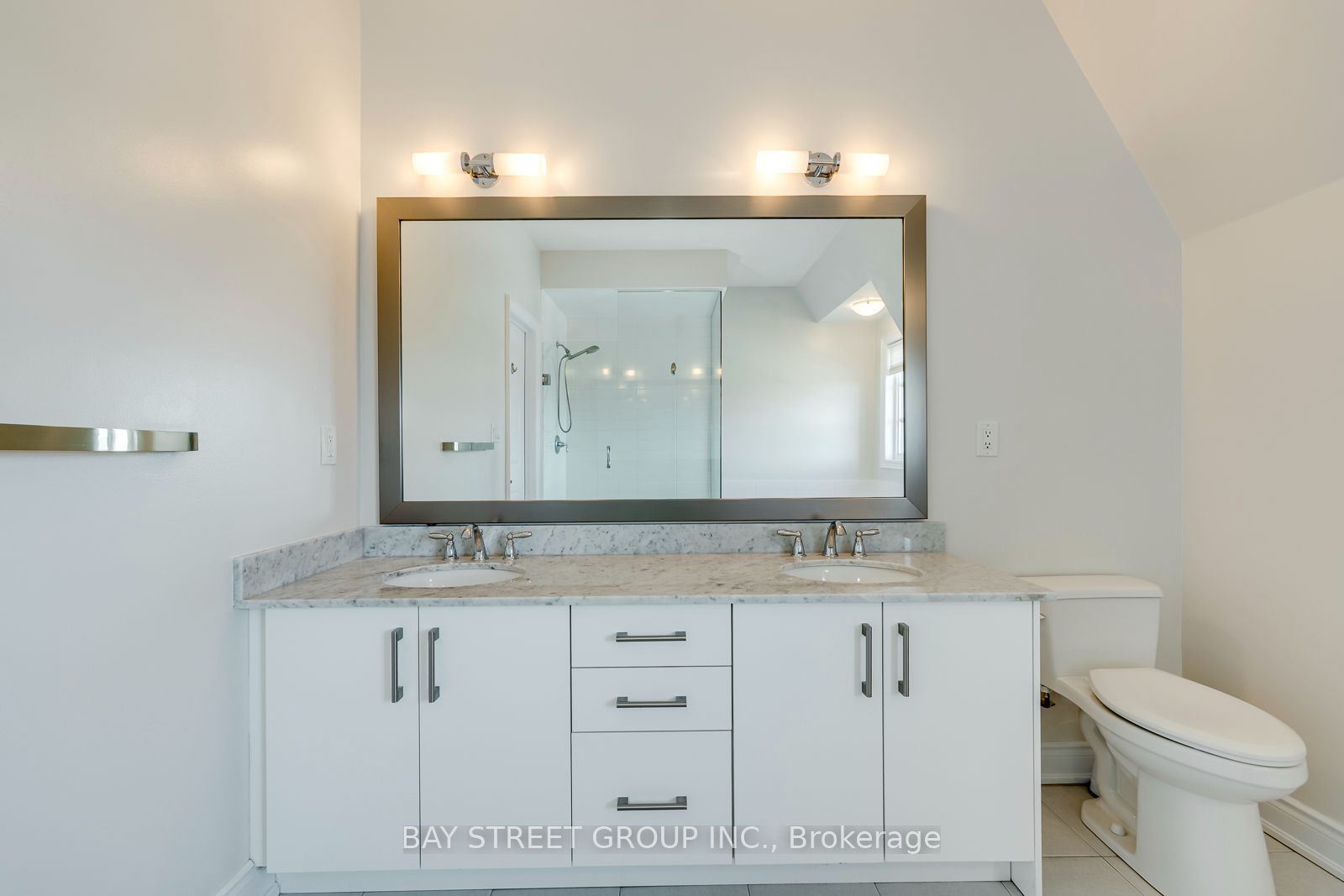 2172 Trafalgar Road #21 Property Photo 15
