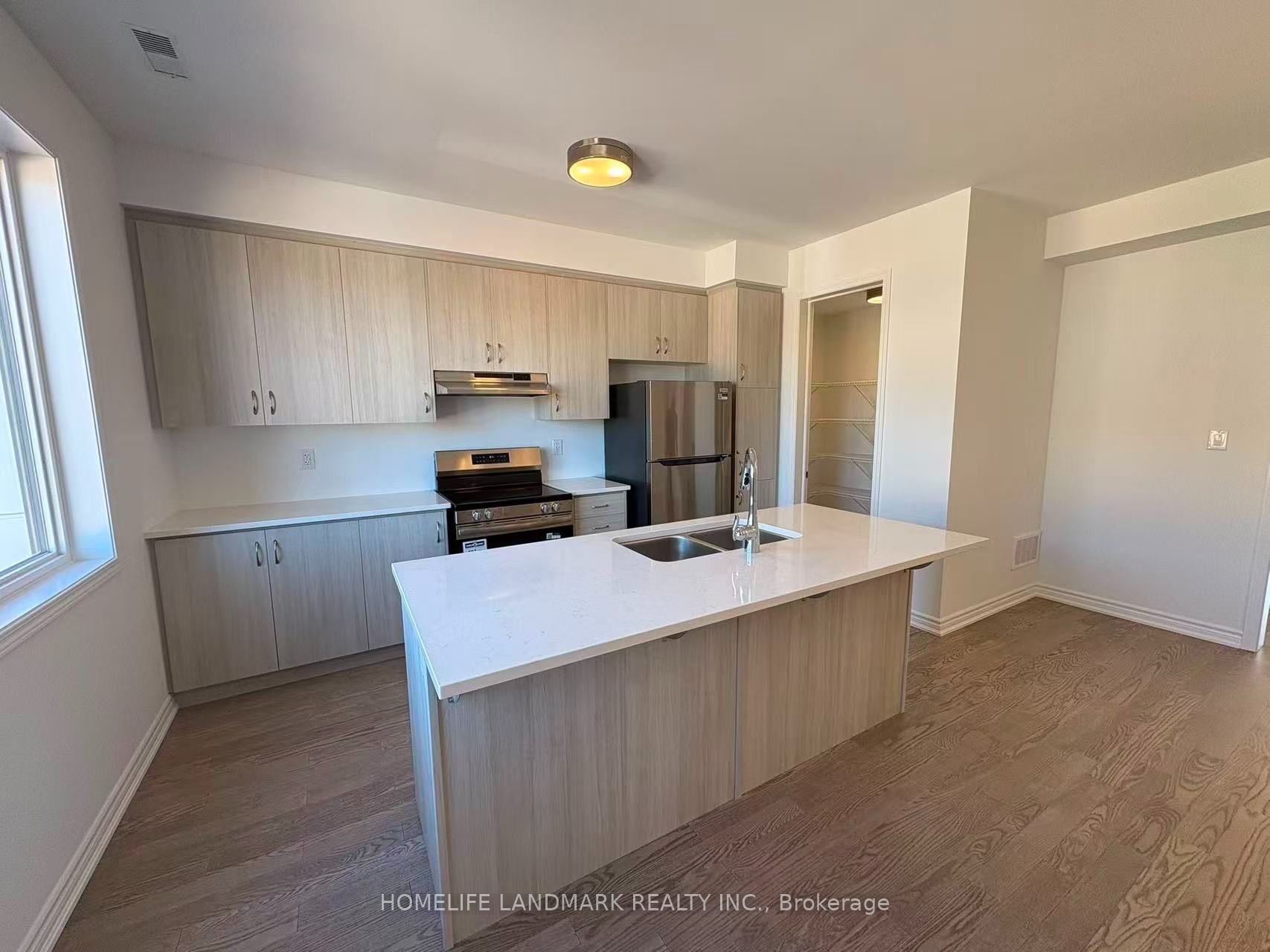 3280 Meadowridge Drive Property Photo 7