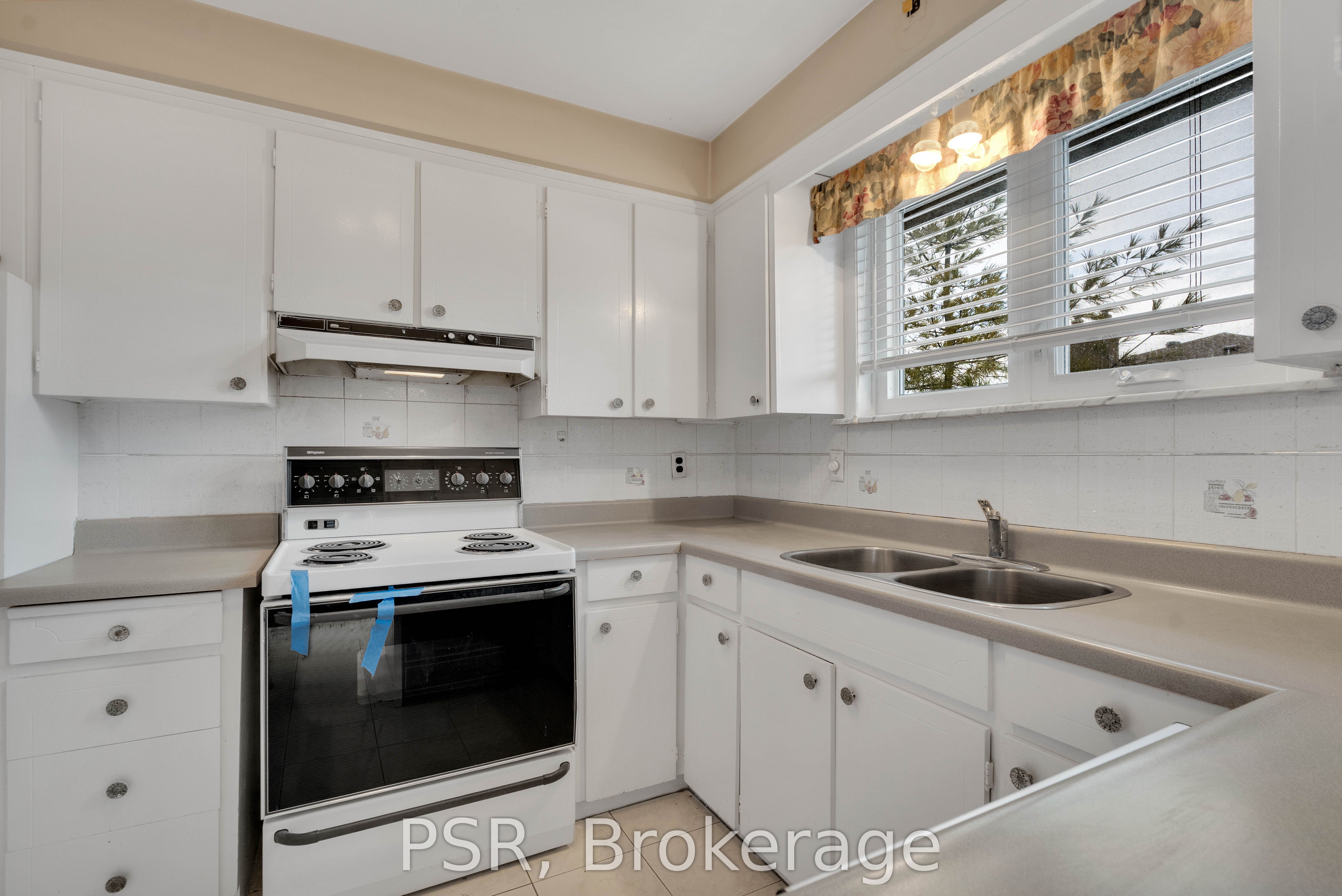 60 Bamford Crescent Property Photo 16