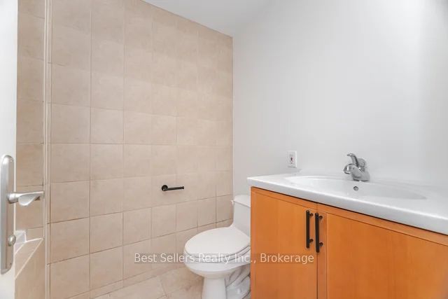 1595 Calverton Court Property Photo 34