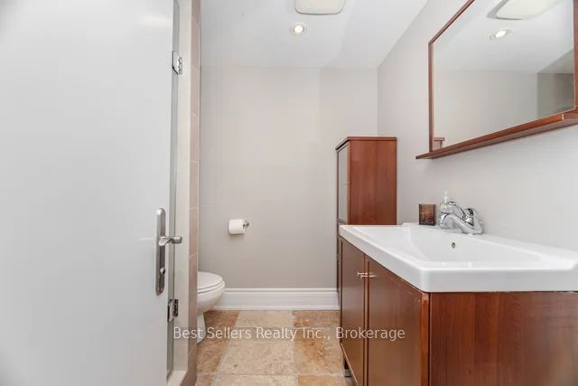 1595 Calverton Court Property Photo 39