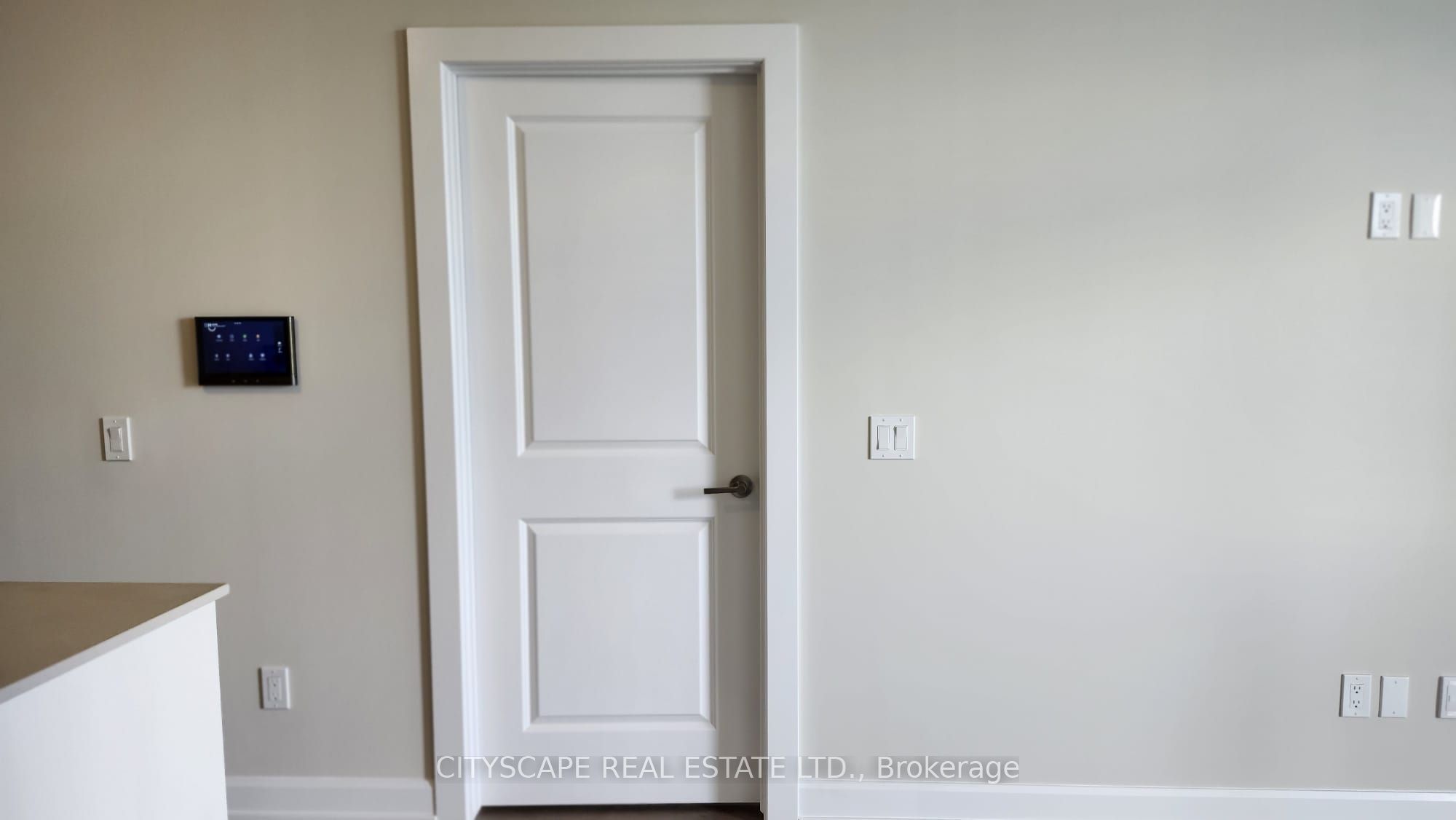 3220 William Coltson Avenue 1002 Property Photo 17