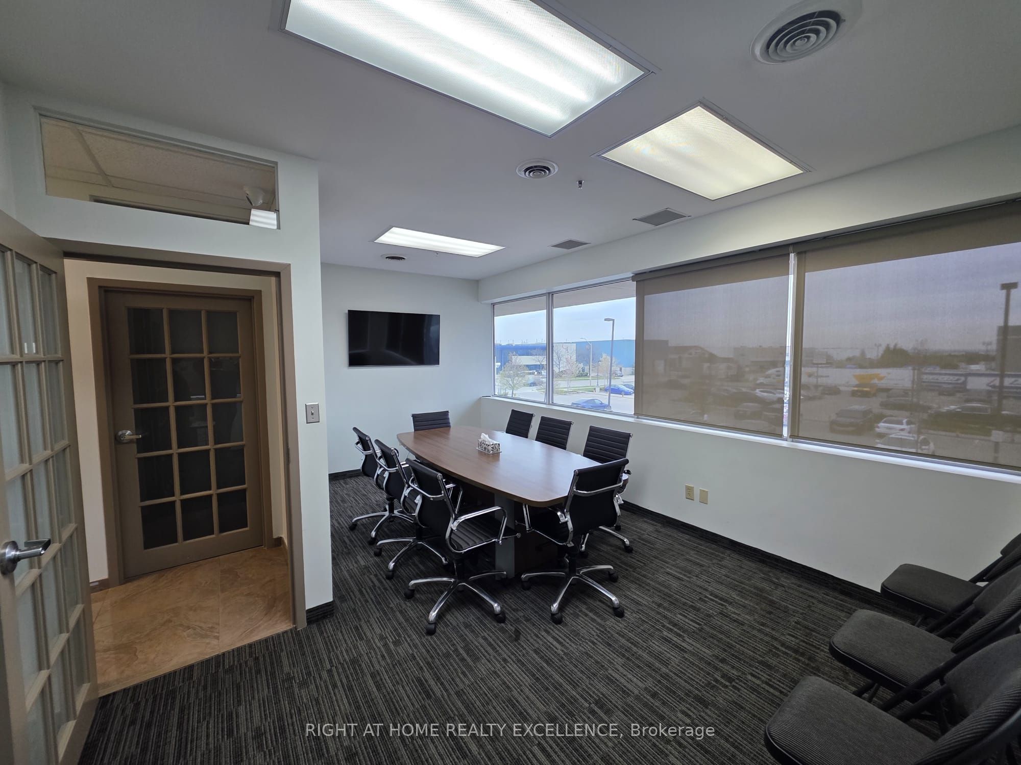 7045 Edwards Boulevard 201-sr Property Photo 2