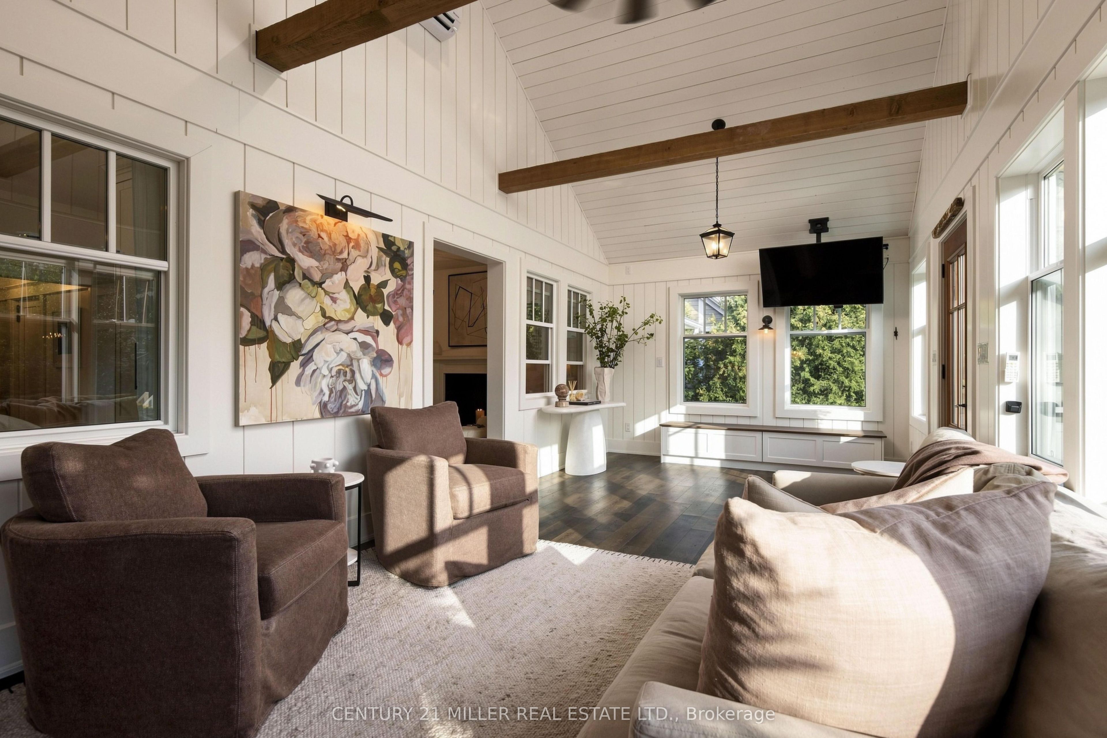 433 Allan Street Property Photo 5