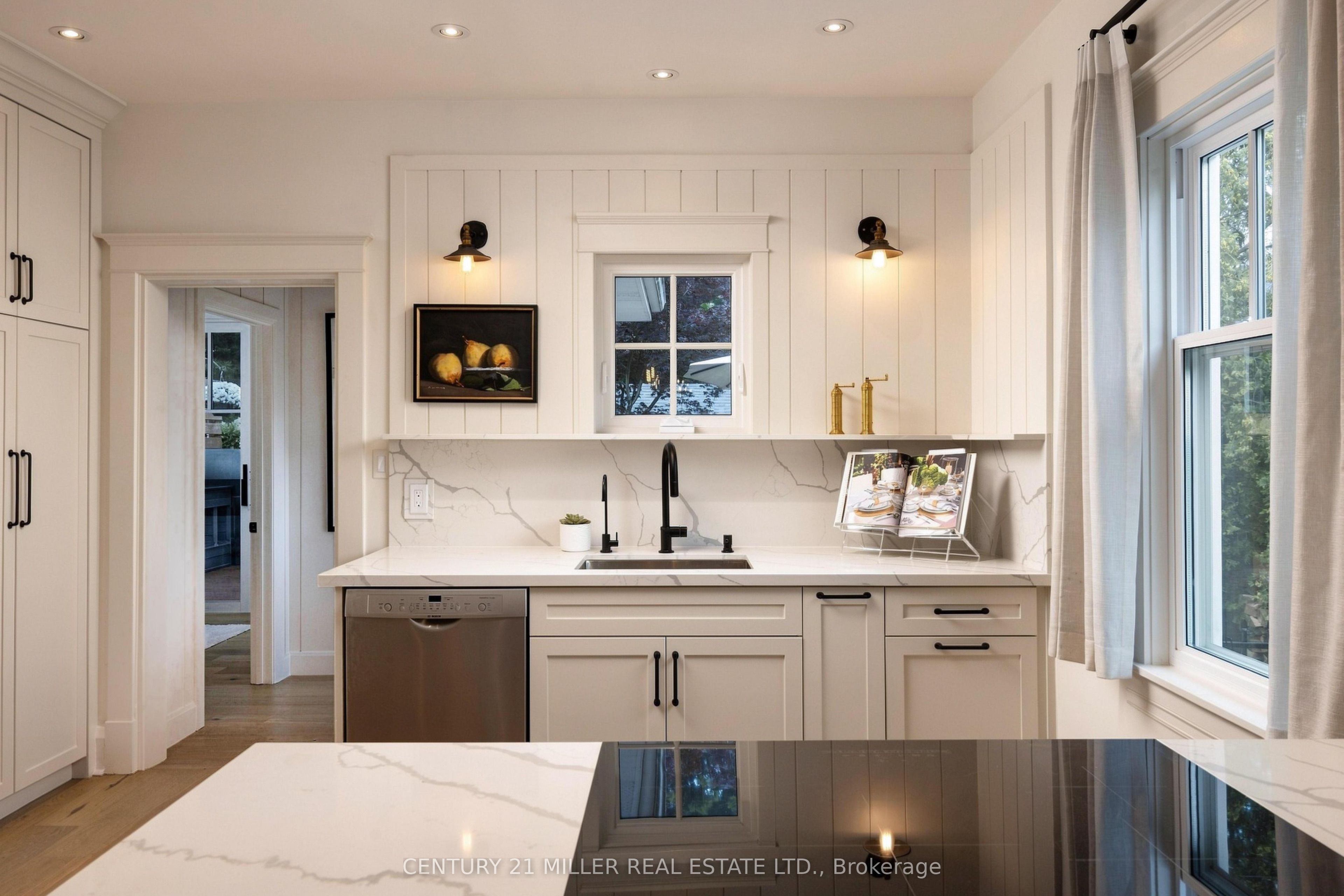 433 Allan Street Property Photo 12