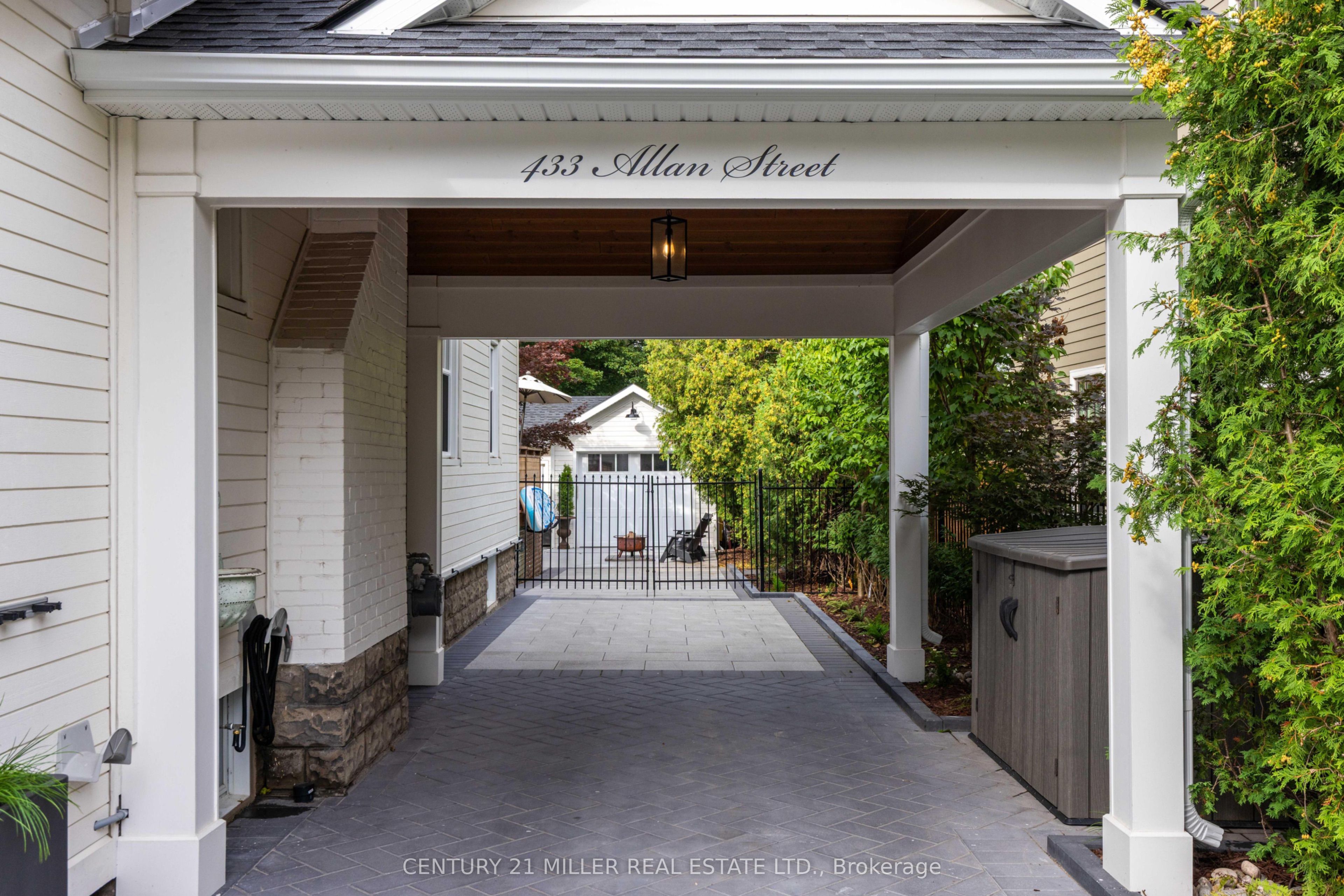 433 Allan Street Property Photo 25