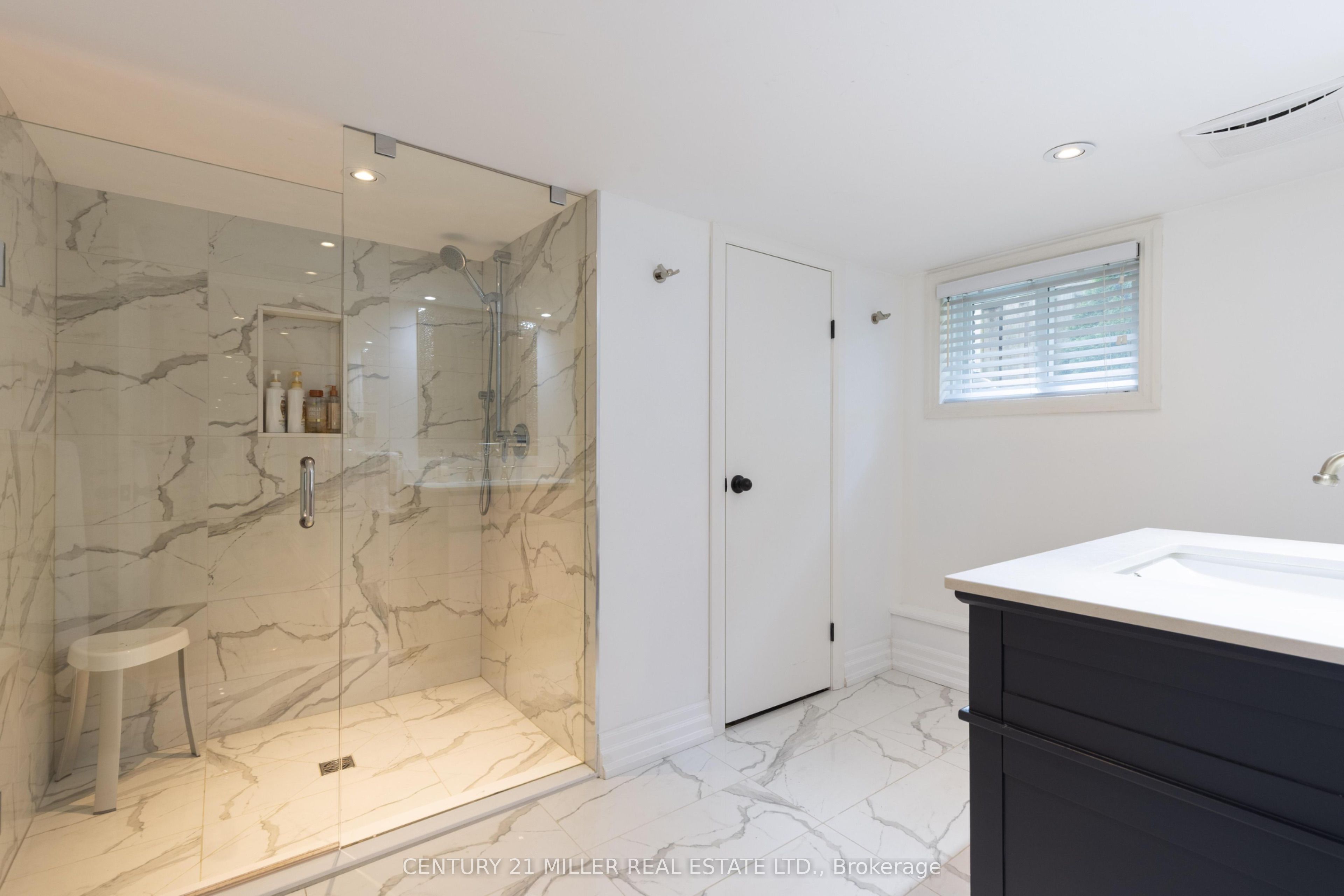 433 Allan Street Property Photo 36