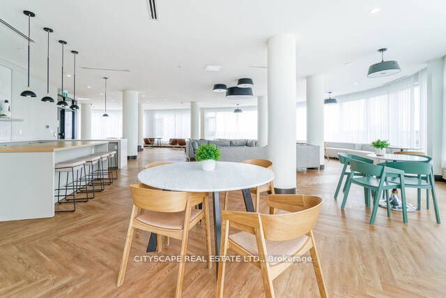 2520 Eglinton Avenue W 1507 Property Photo 26