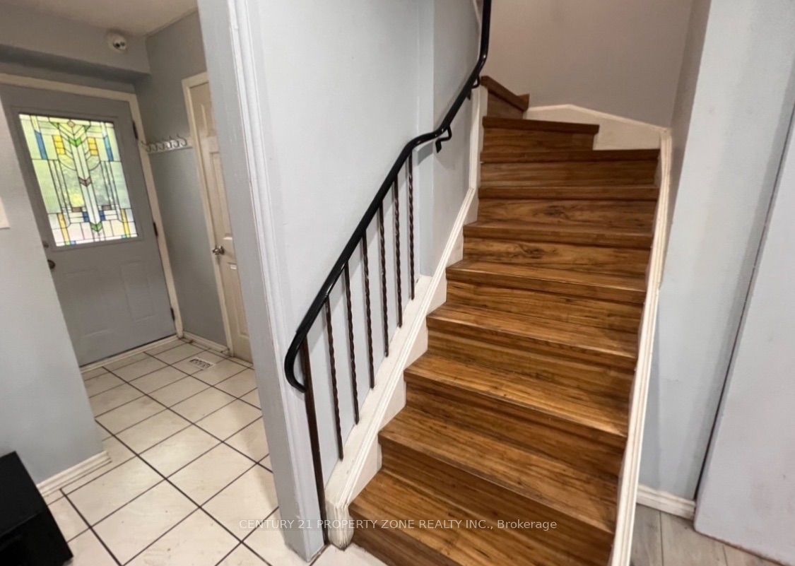 6 Roehampton Crescent W Property Photo 10