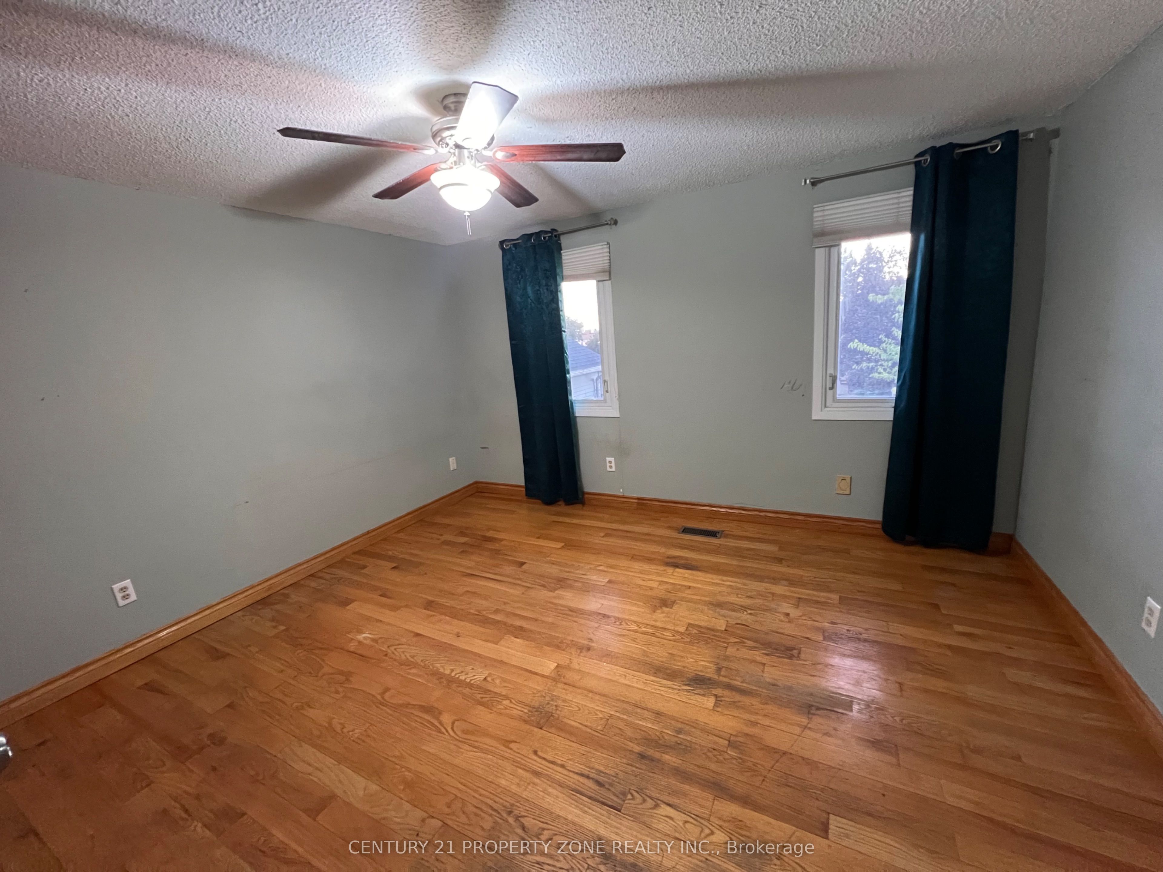 6 Roehampton Crescent W Property Photo 15
