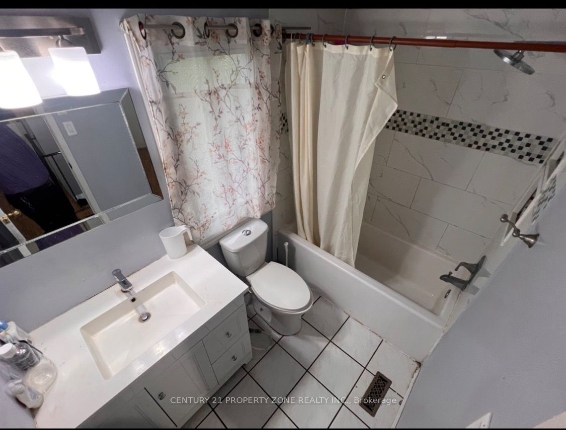 6 Roehampton Crescent W Property Photo 17