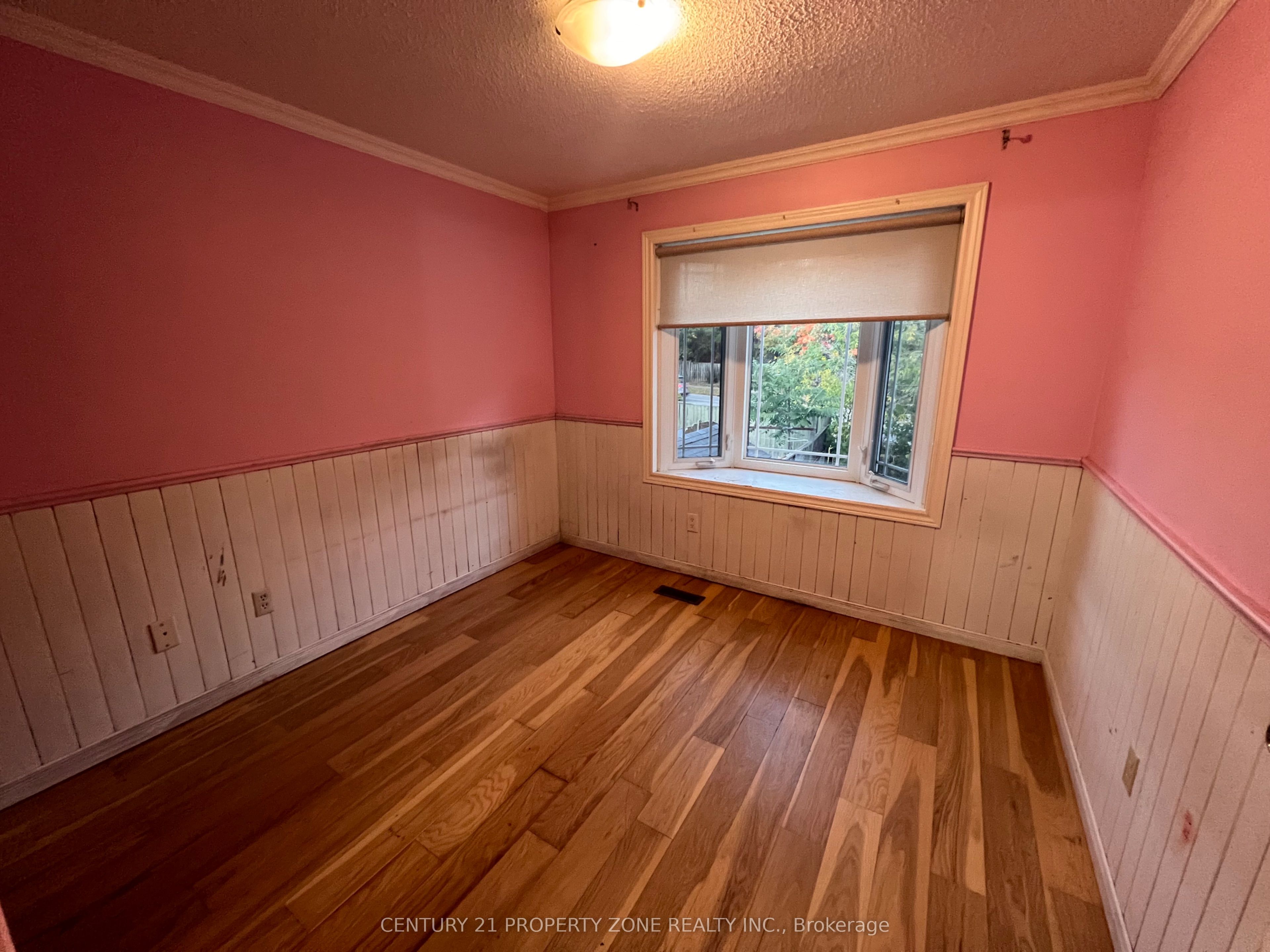 6 Roehampton Crescent W Property Photo 18