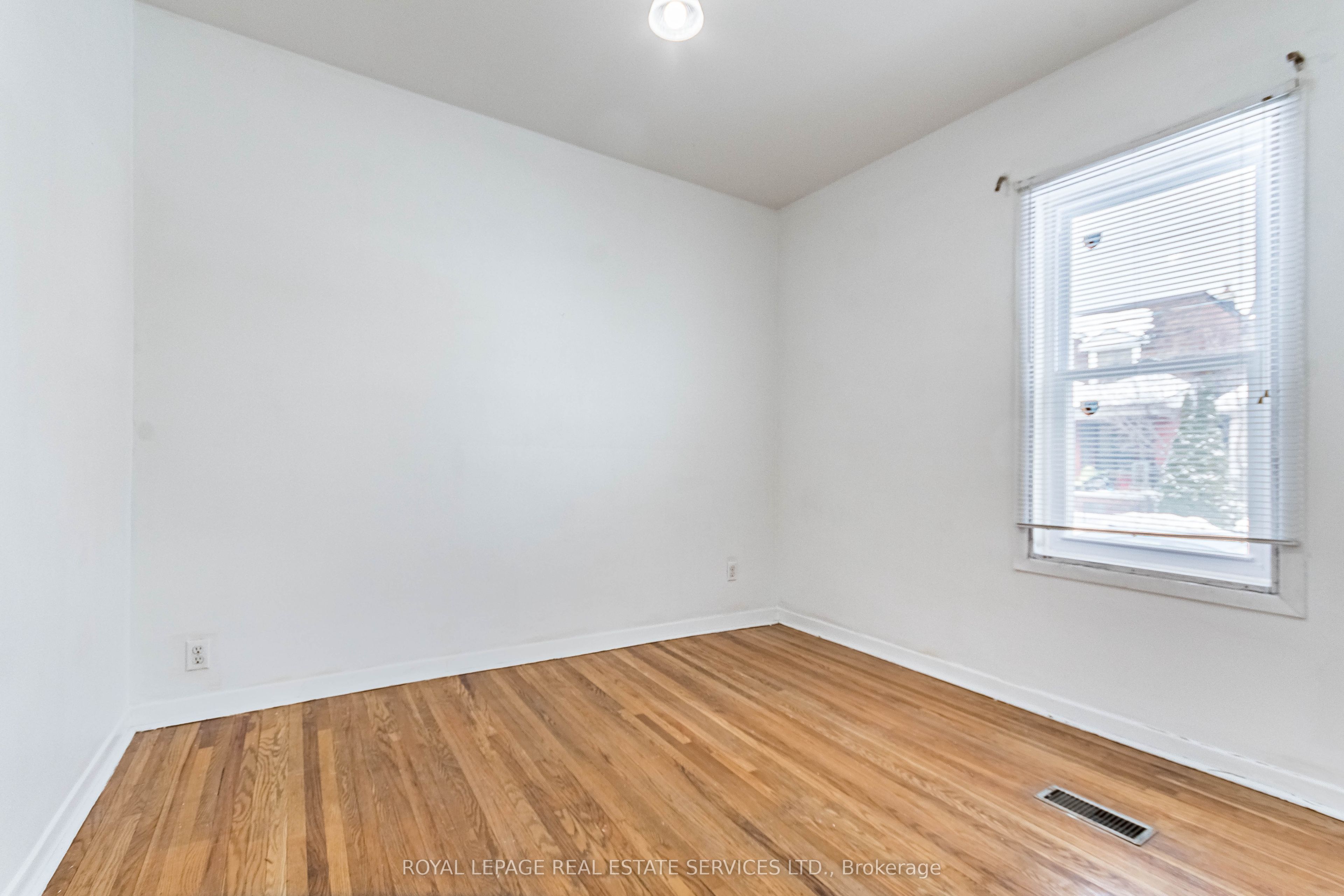 740 Lansdowne Avenue Property Photo 5