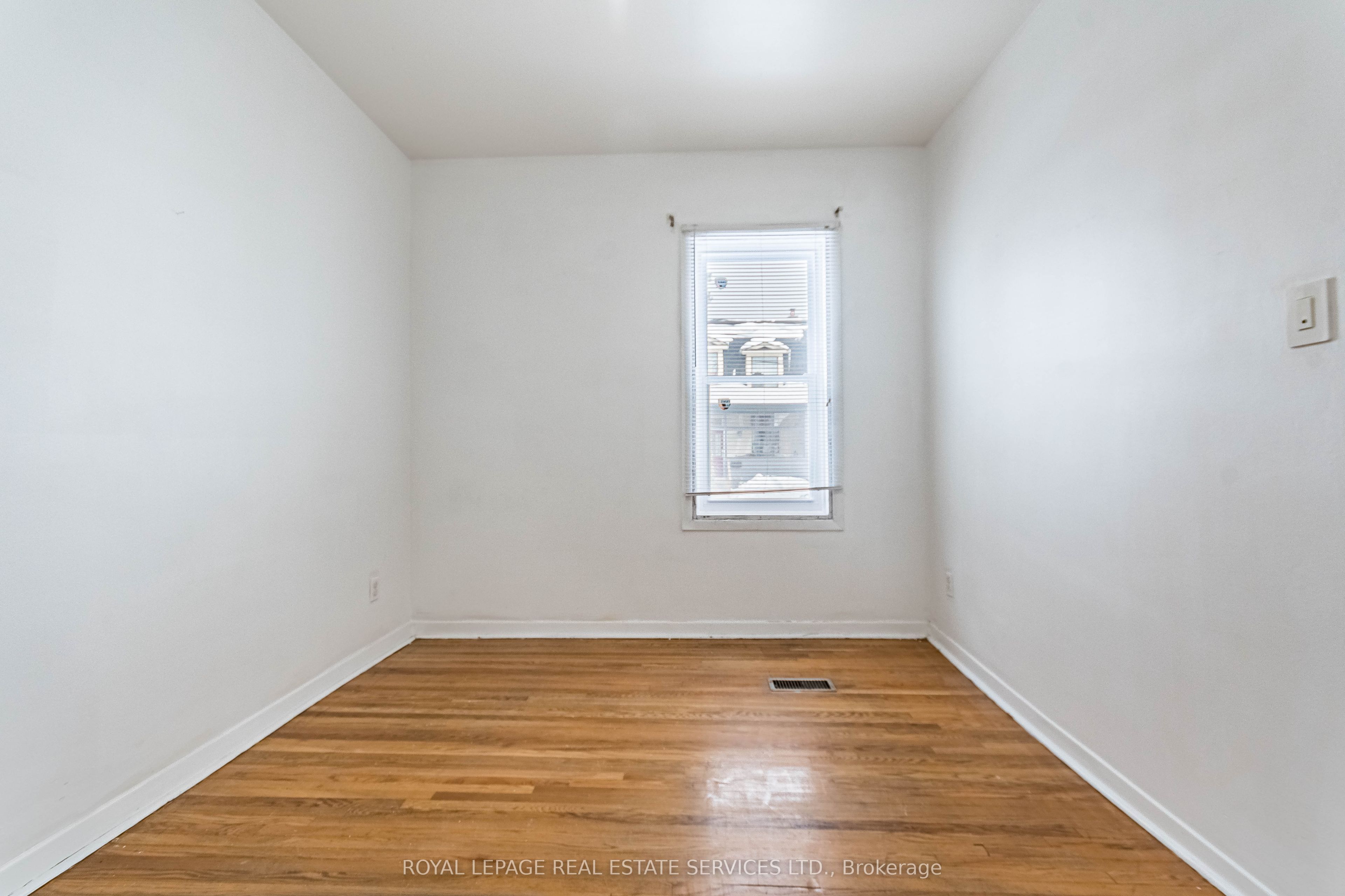 740 Lansdowne Avenue Property Photo 6