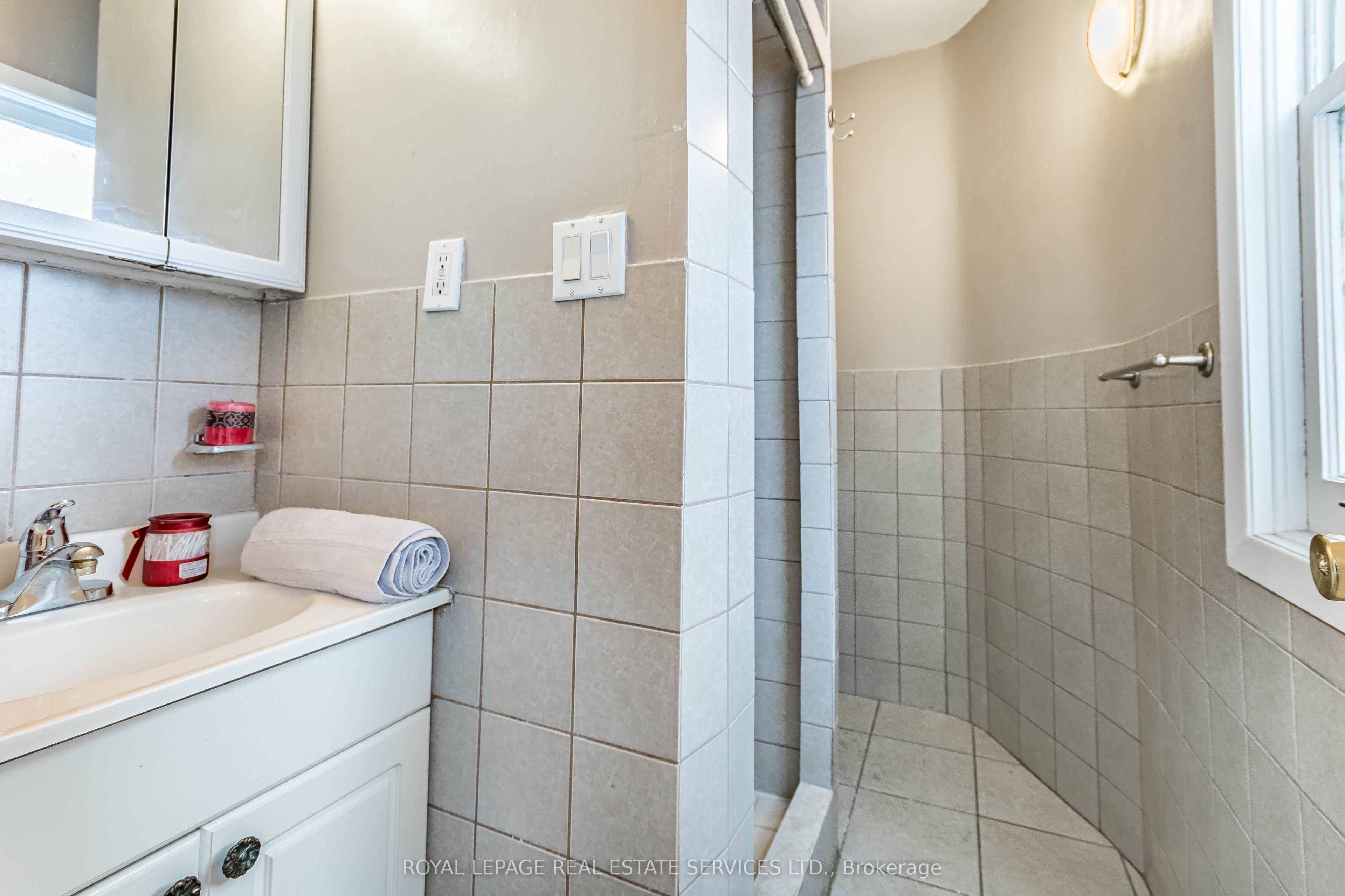 740 Lansdowne Avenue Property Photo 7
