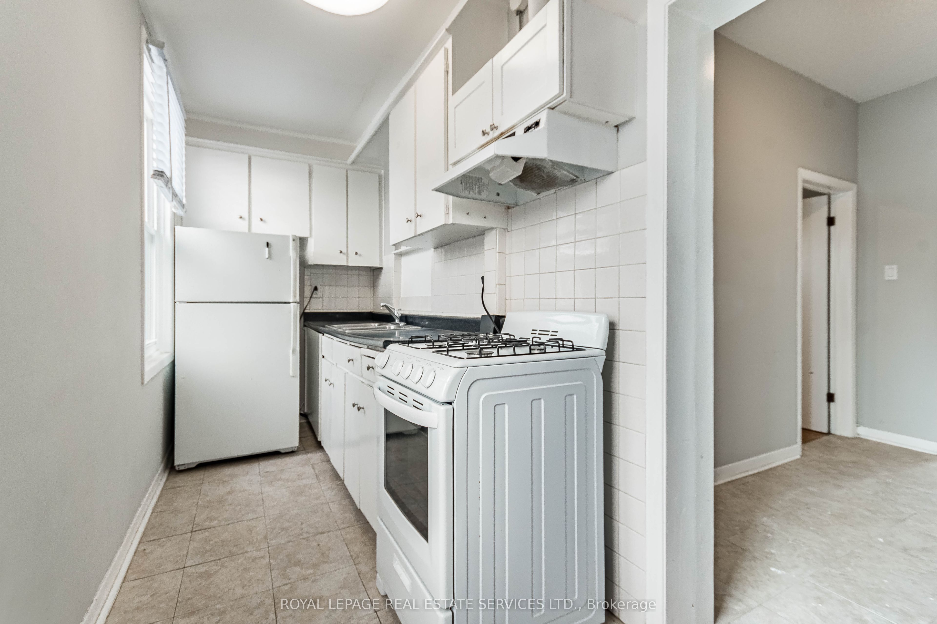 740 Lansdowne Avenue Property Photo 10