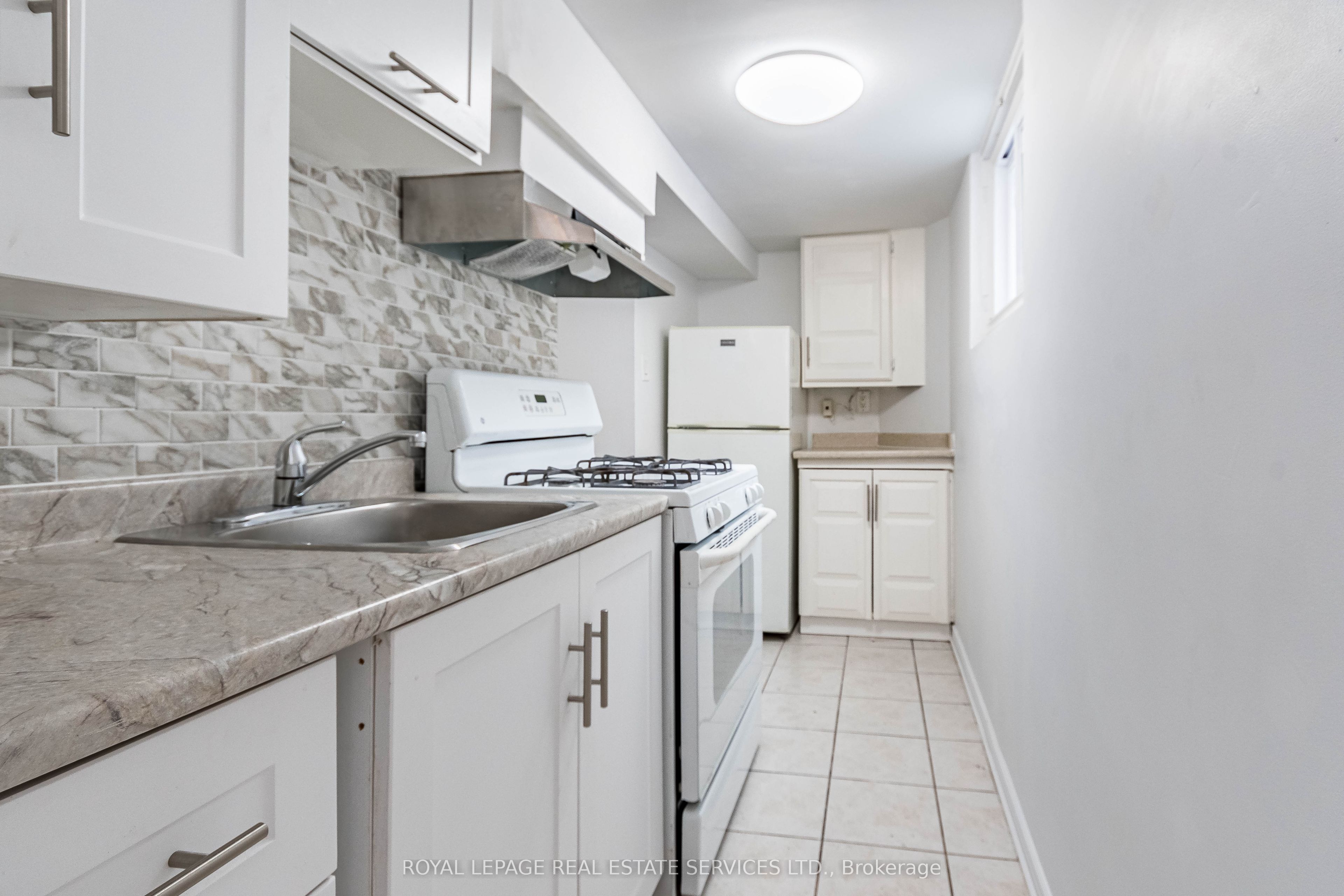 740 Lansdowne Avenue Property Photo 16