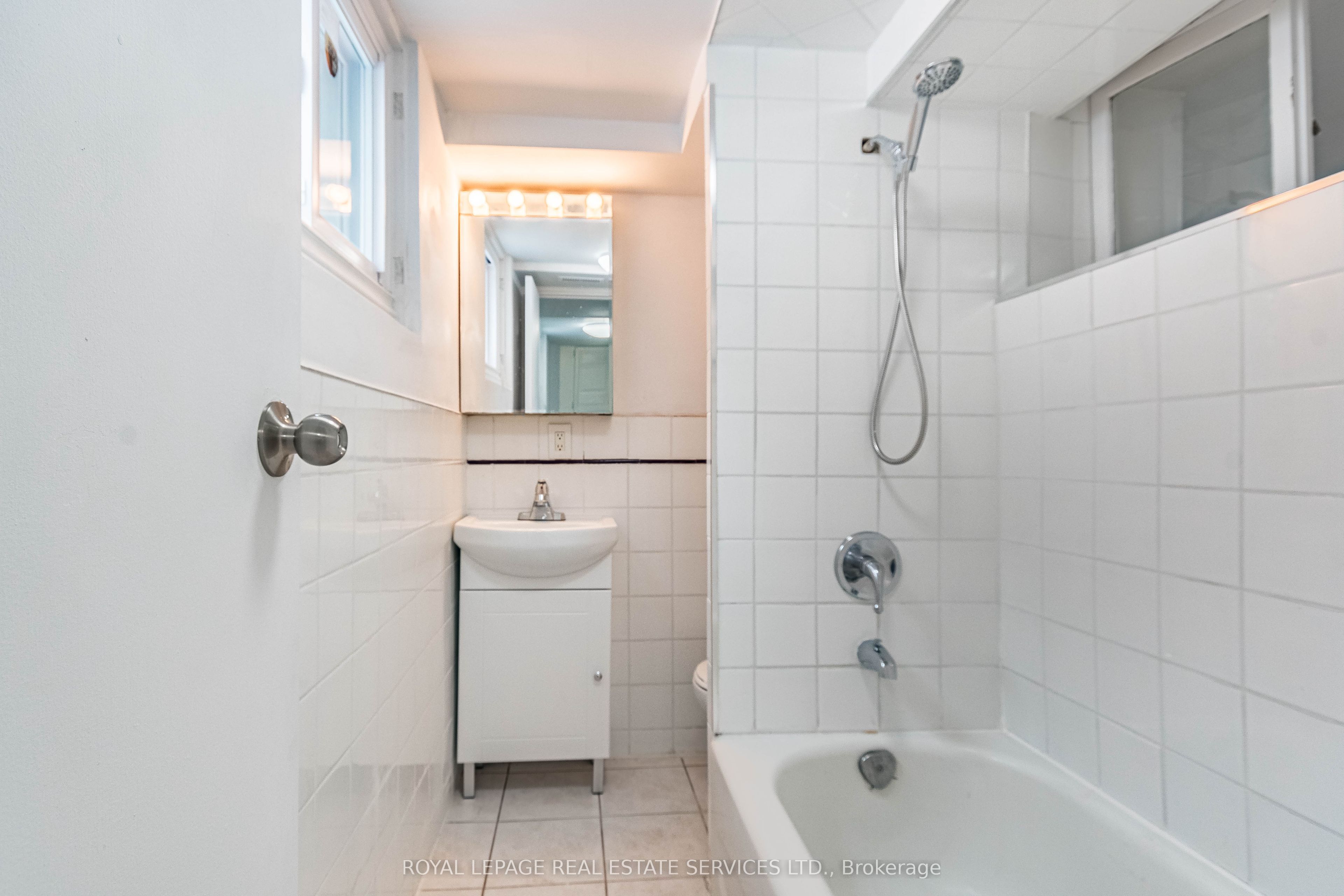 740 Lansdowne Avenue Property Photo 20