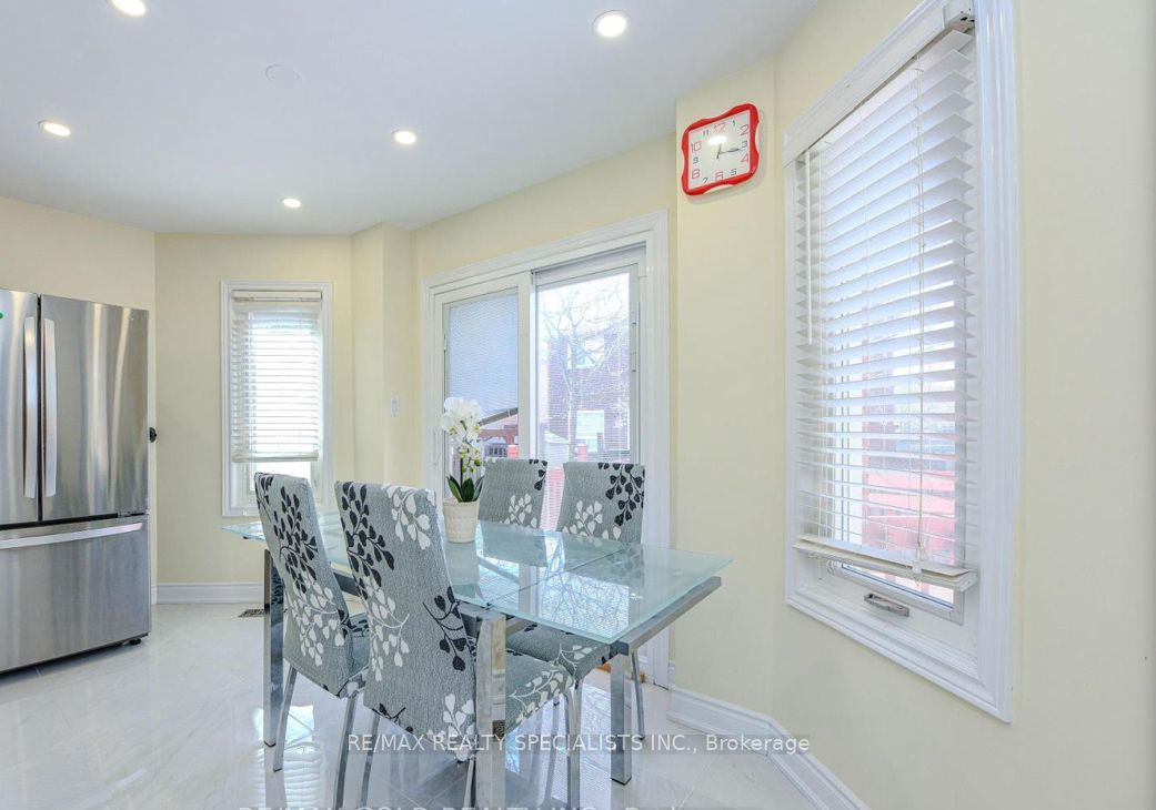 6828 Gracefield Drive Upper Property Photo 7