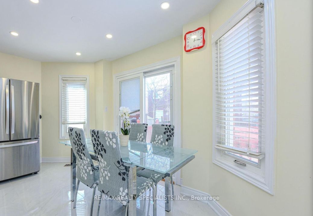 6828 Gracefield Drive Upper Property Photo 8
