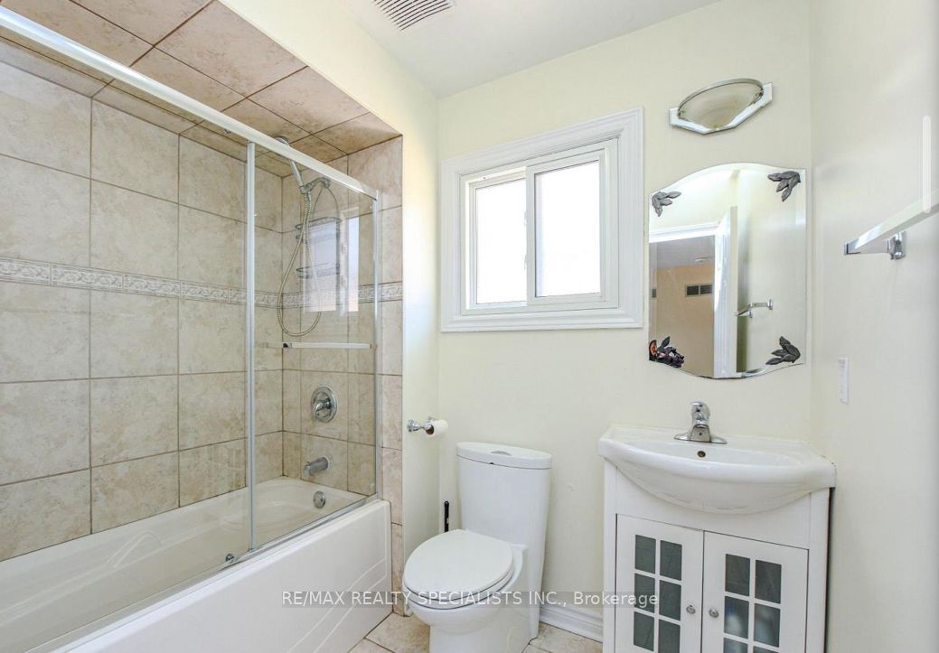 6828 Gracefield Drive Upper Property Photo 13