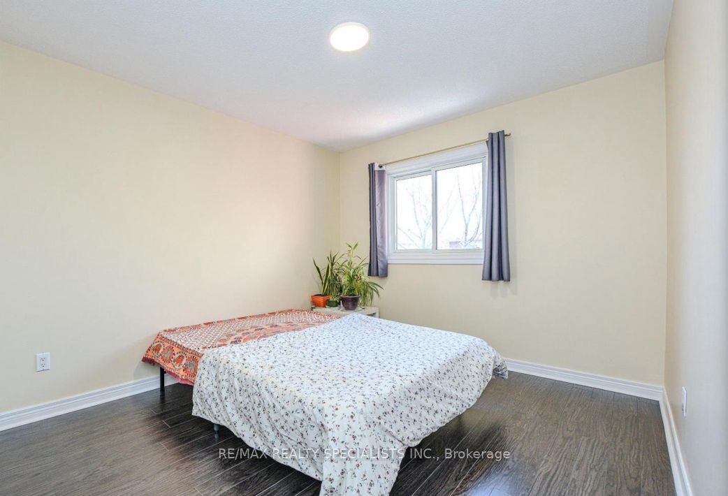 6828 Gracefield Drive Upper Property Photo 14