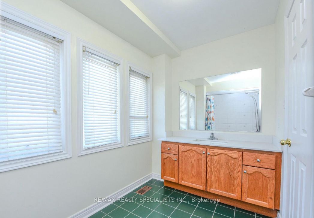 6828 Gracefield Drive Upper Property Photo 15